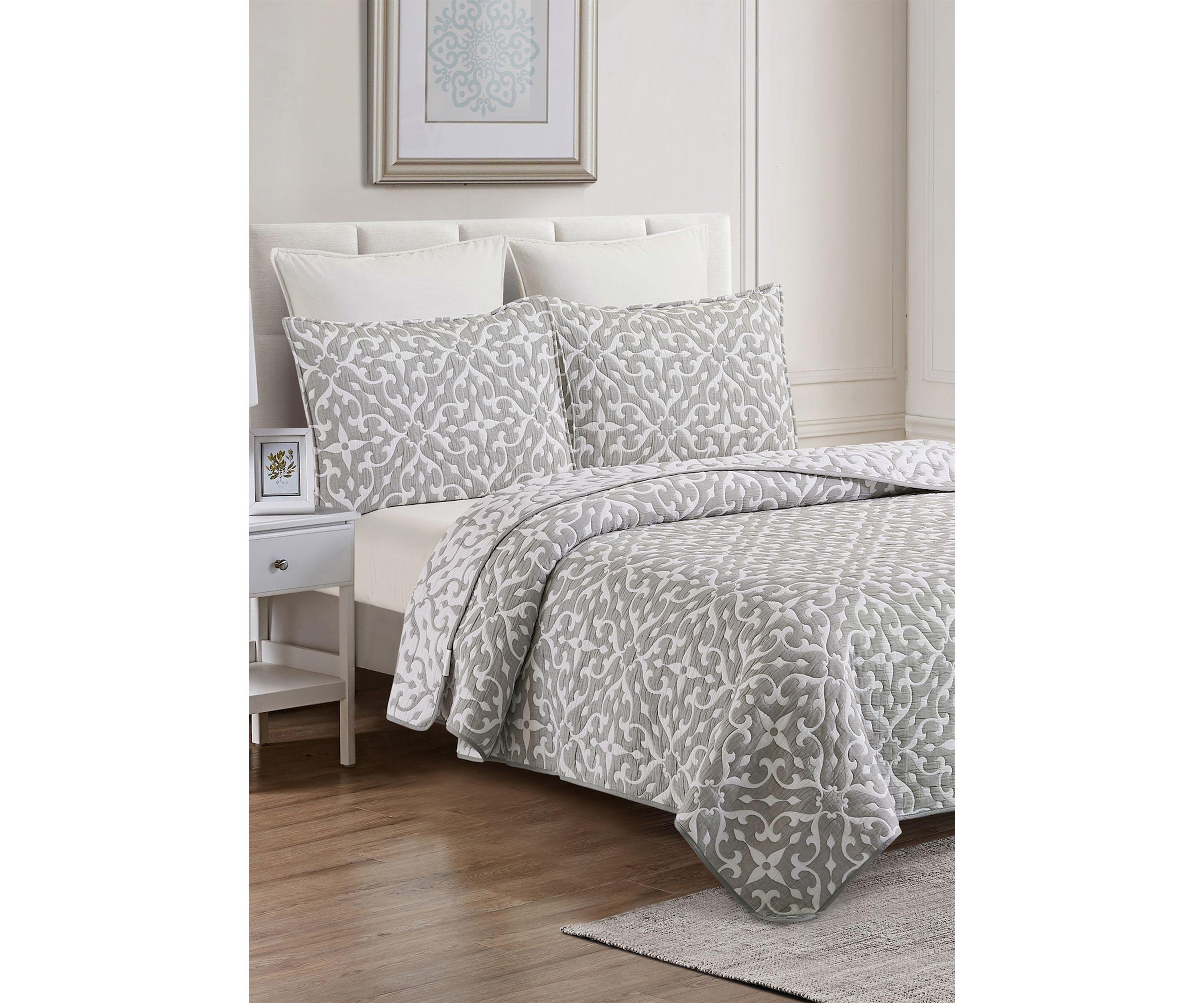 Medallion Coverlet Quilt Set