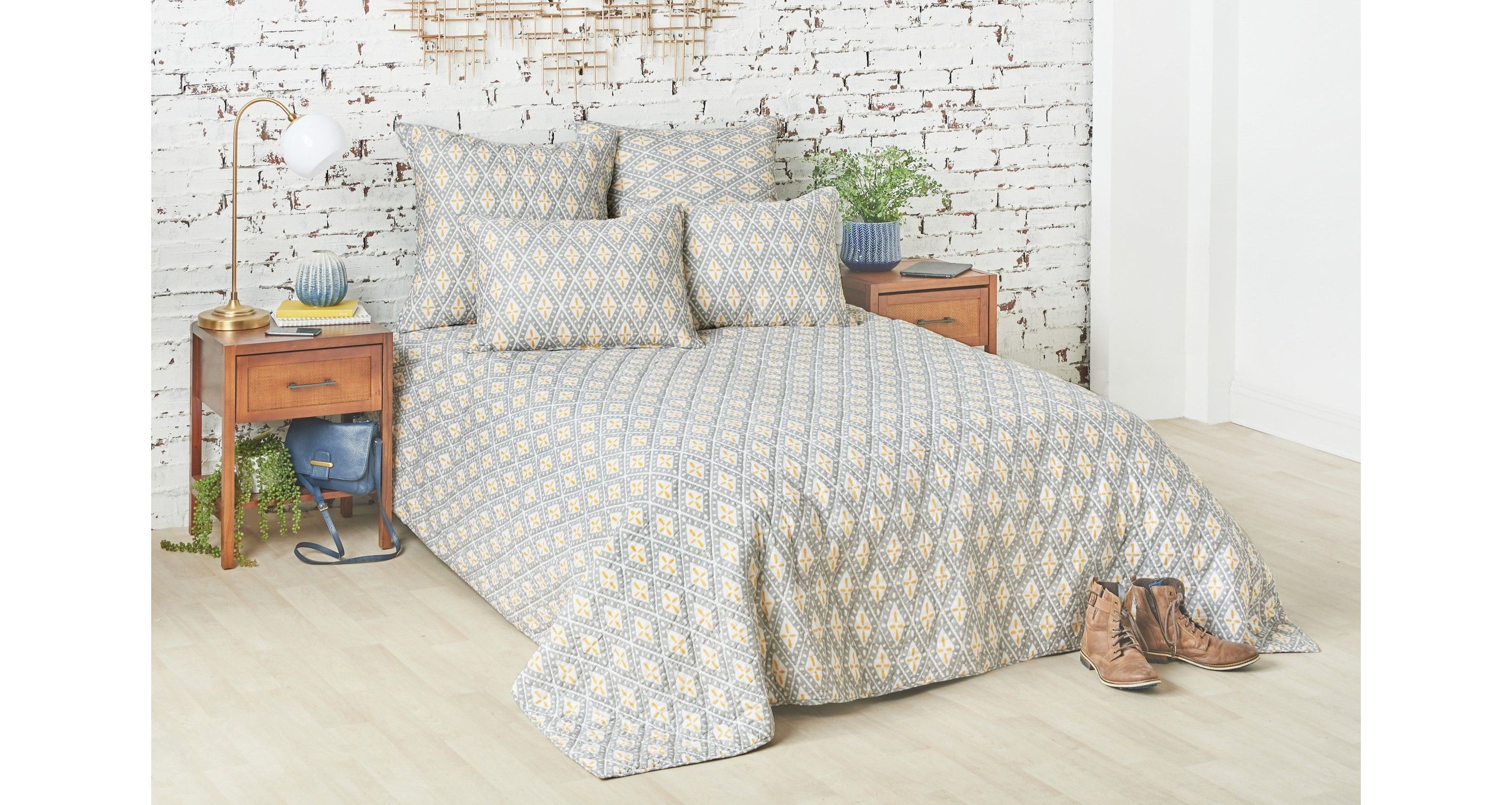 Liam Ochre Queen Quilt