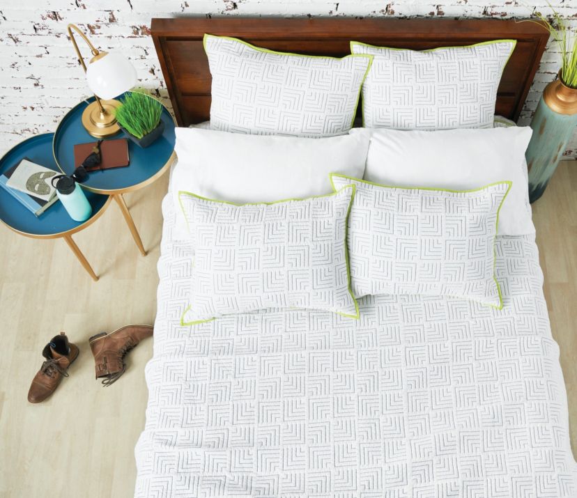 Spencer 90" x 92" Queen Quilt