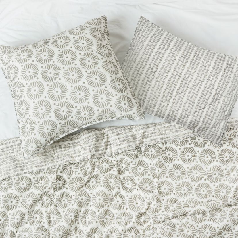 20" x 26" Midge Standard Sham