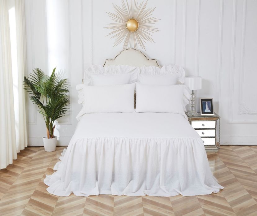 Ruffled Queen Bedspread White