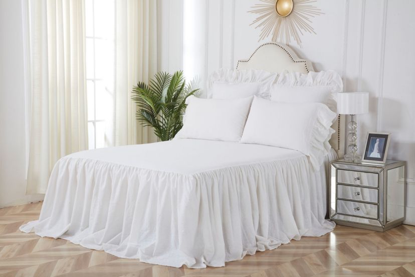 Ruffled Queen Bedspread White