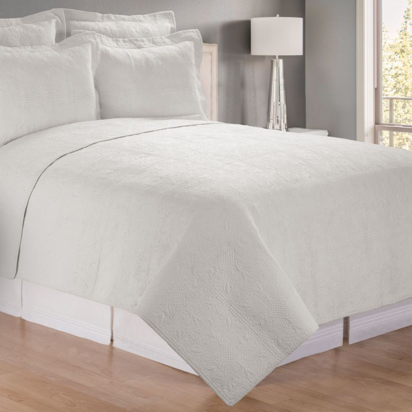 Jacqueline Full/Queen Matelassé Quilt