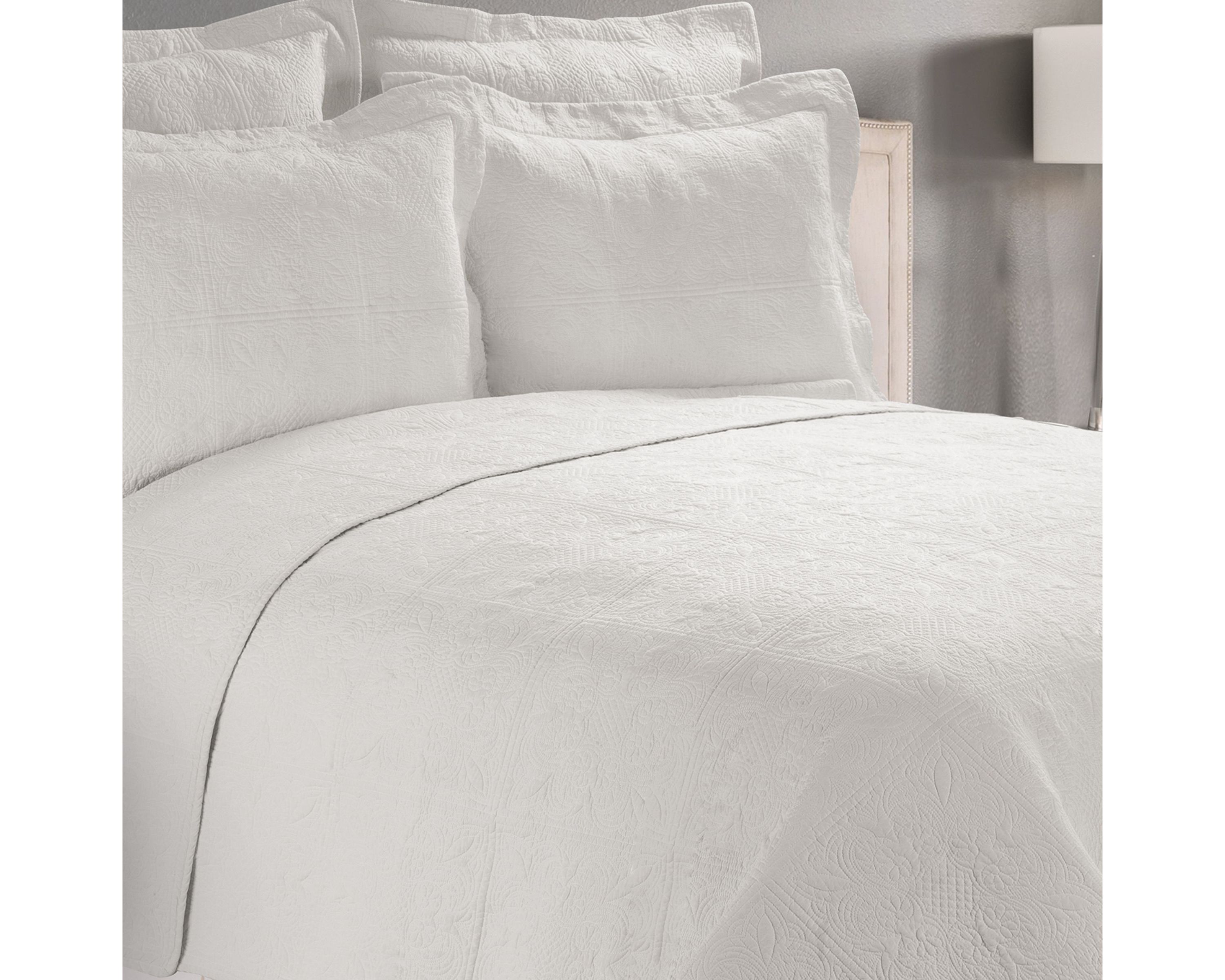 Jacqueline Full/Queen Matelassé Quilt
