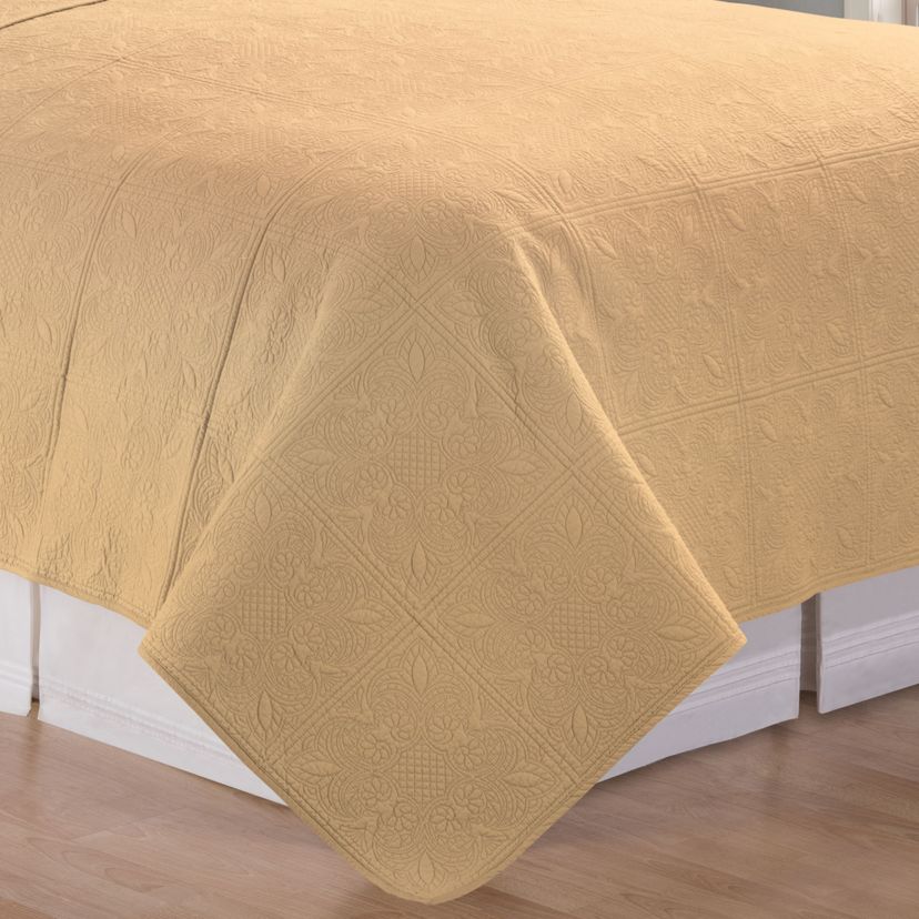 Cornsilk Full/Queen Matelasse Quilt