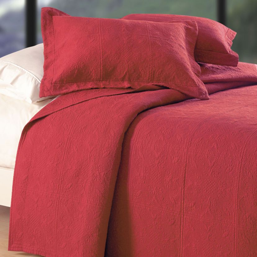 Brick Full/Queen Matelassé Quilt