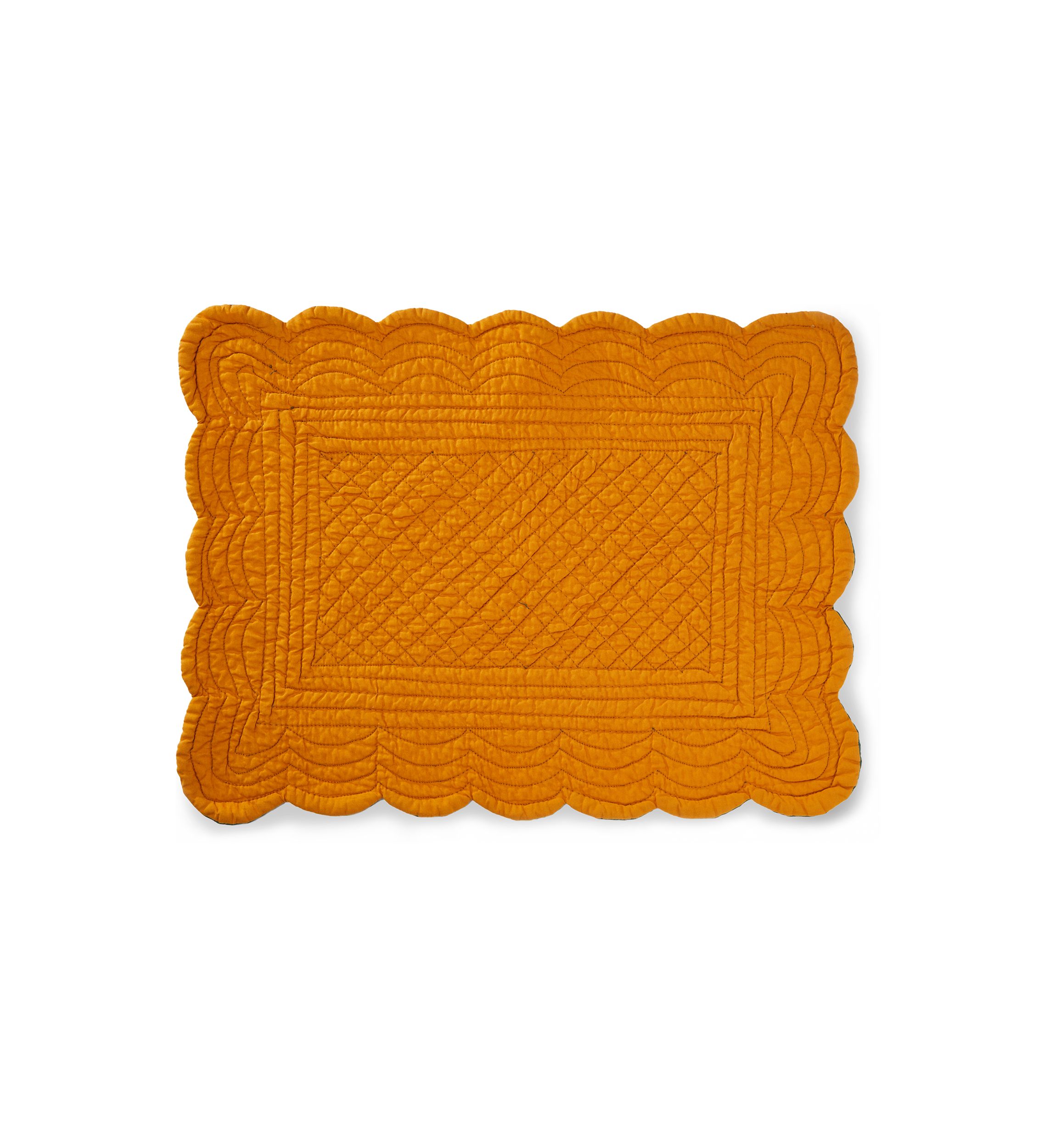 Reversible Quilted Scalloped Placemat