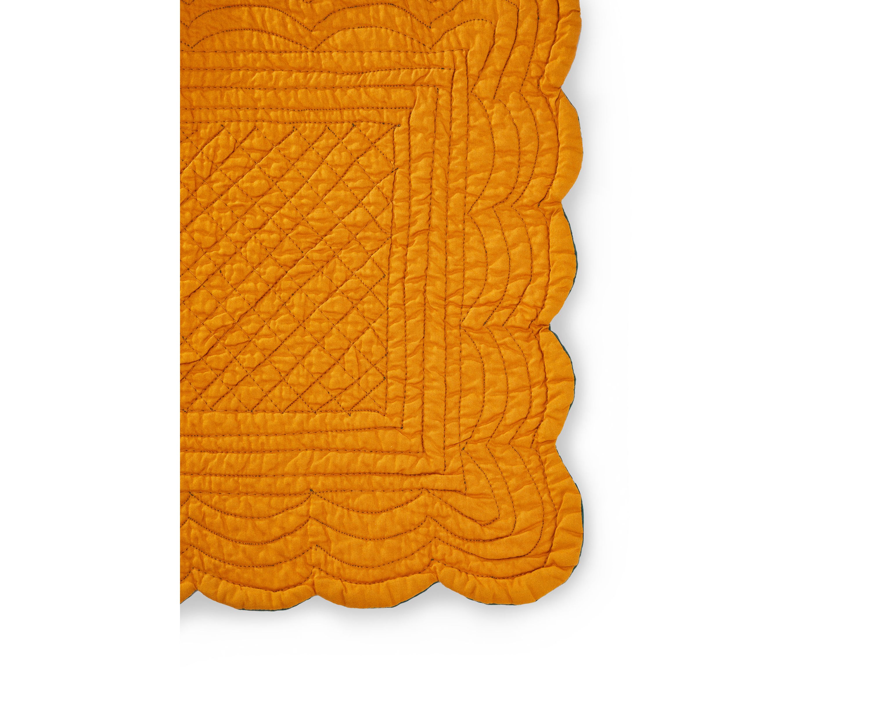 Reversible Quilted Scalloped Placemat