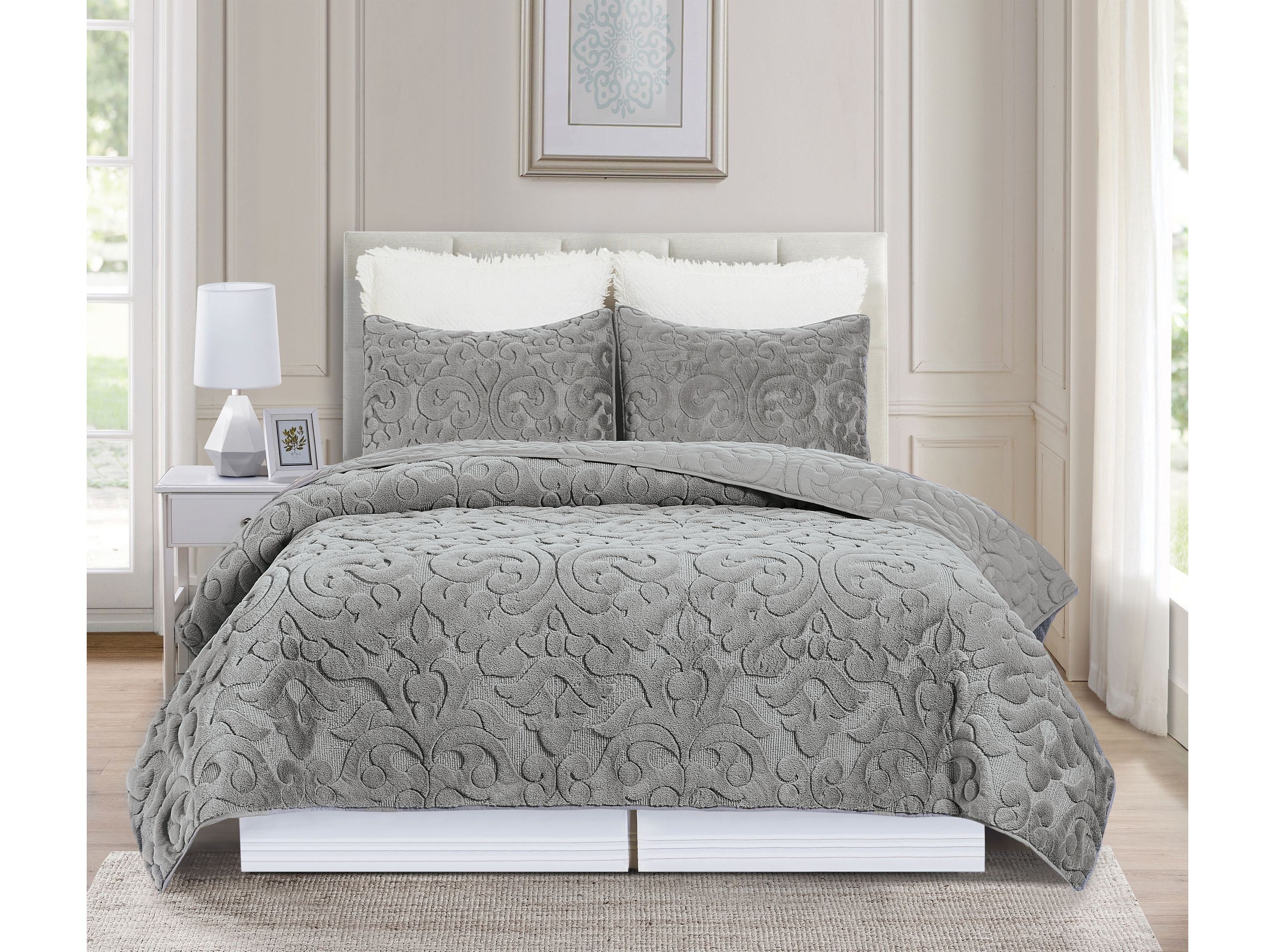 Cornelia Full/Queen Quilt Set