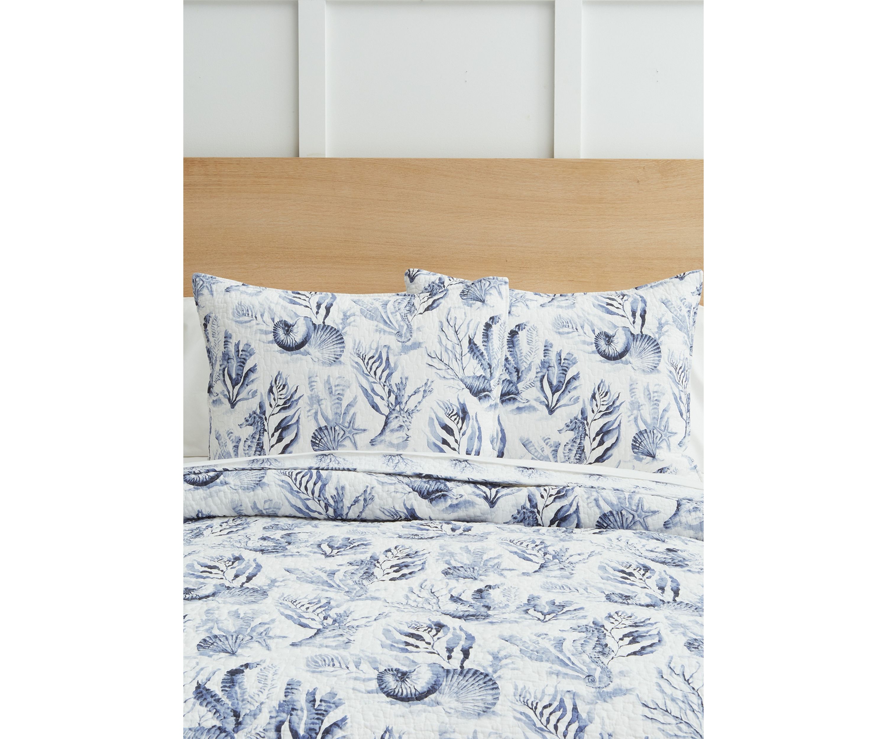 Midnight Lagoon Quilt Set