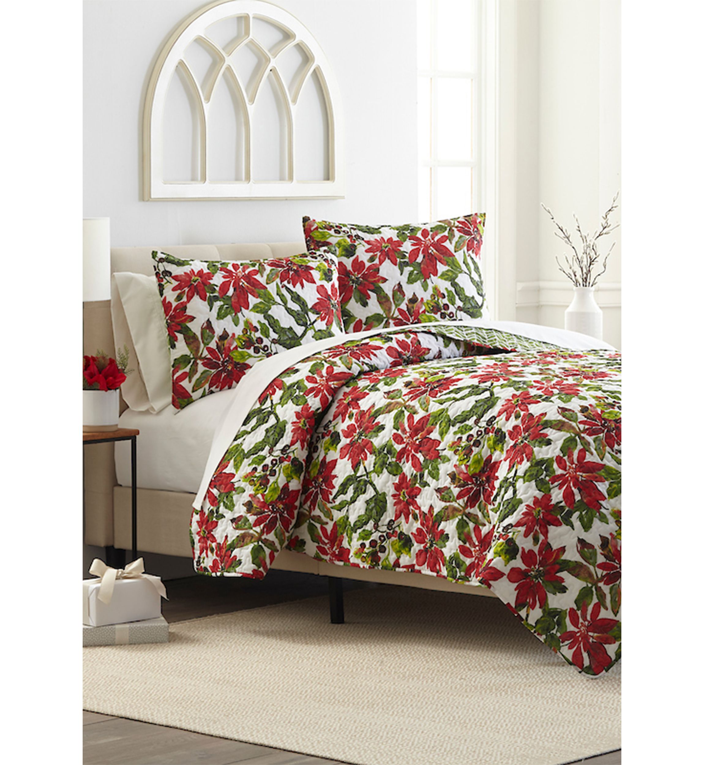Poinsettia Quilt Set