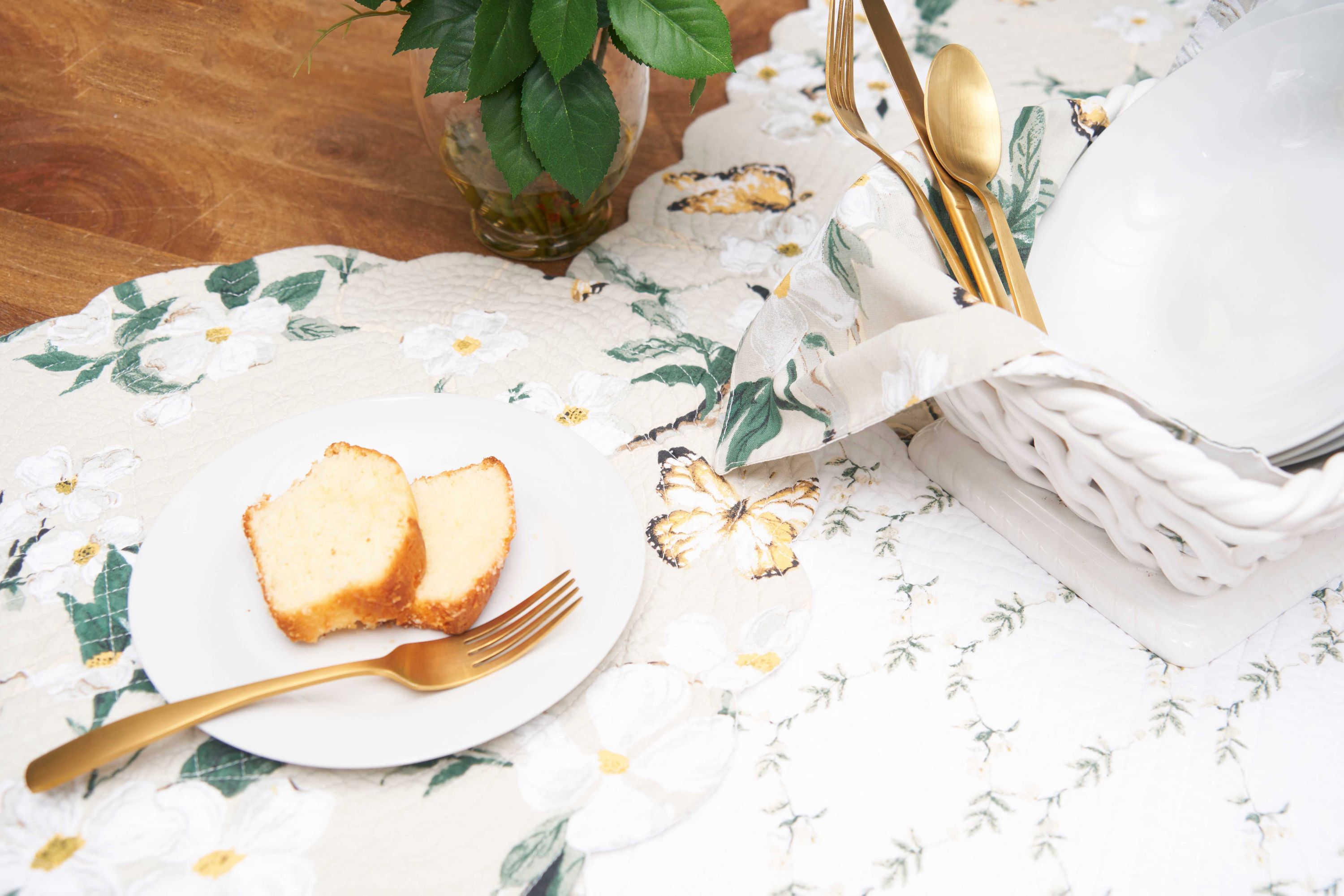 Dogwood Meadows Rectangle Cotton Table Runner