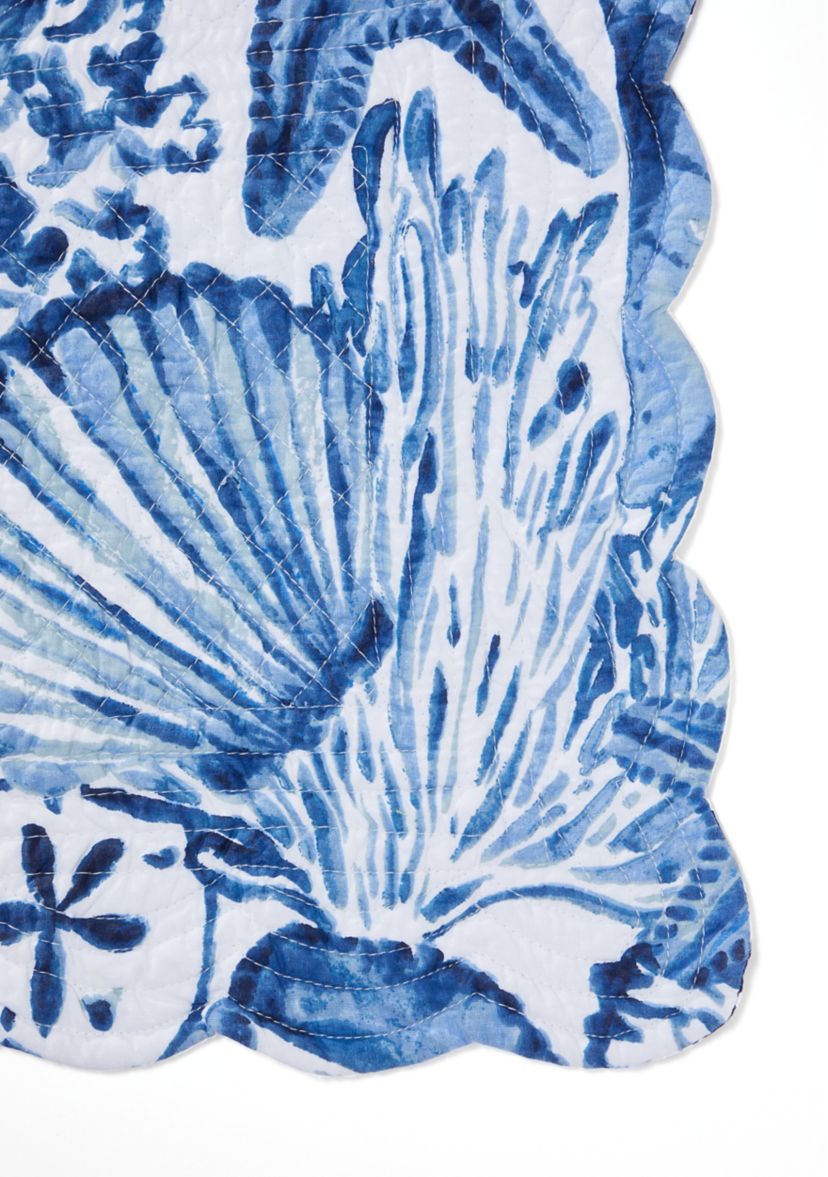 Blue and White Reversible Coastal Quilted Scalloped Placemat