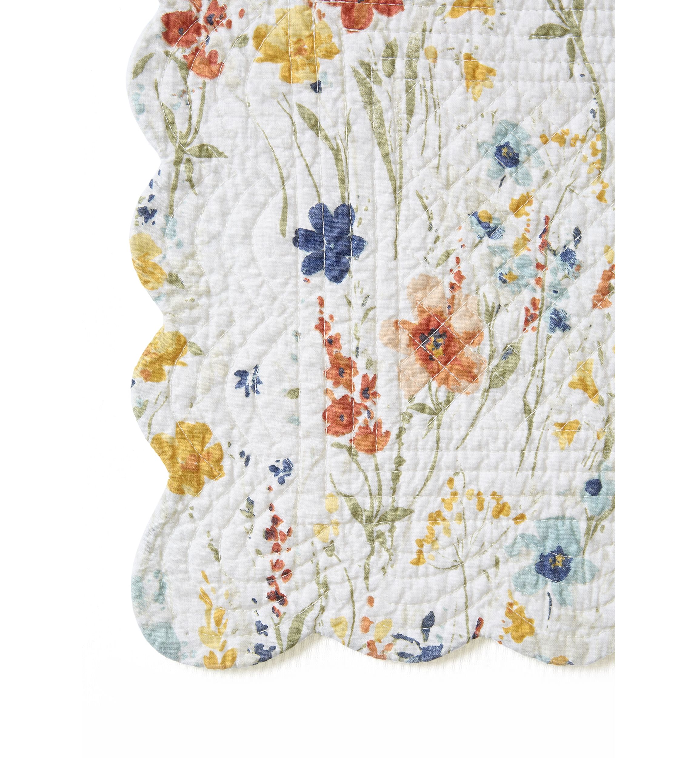 Sheila Floral Reversible Scalloped Placemat