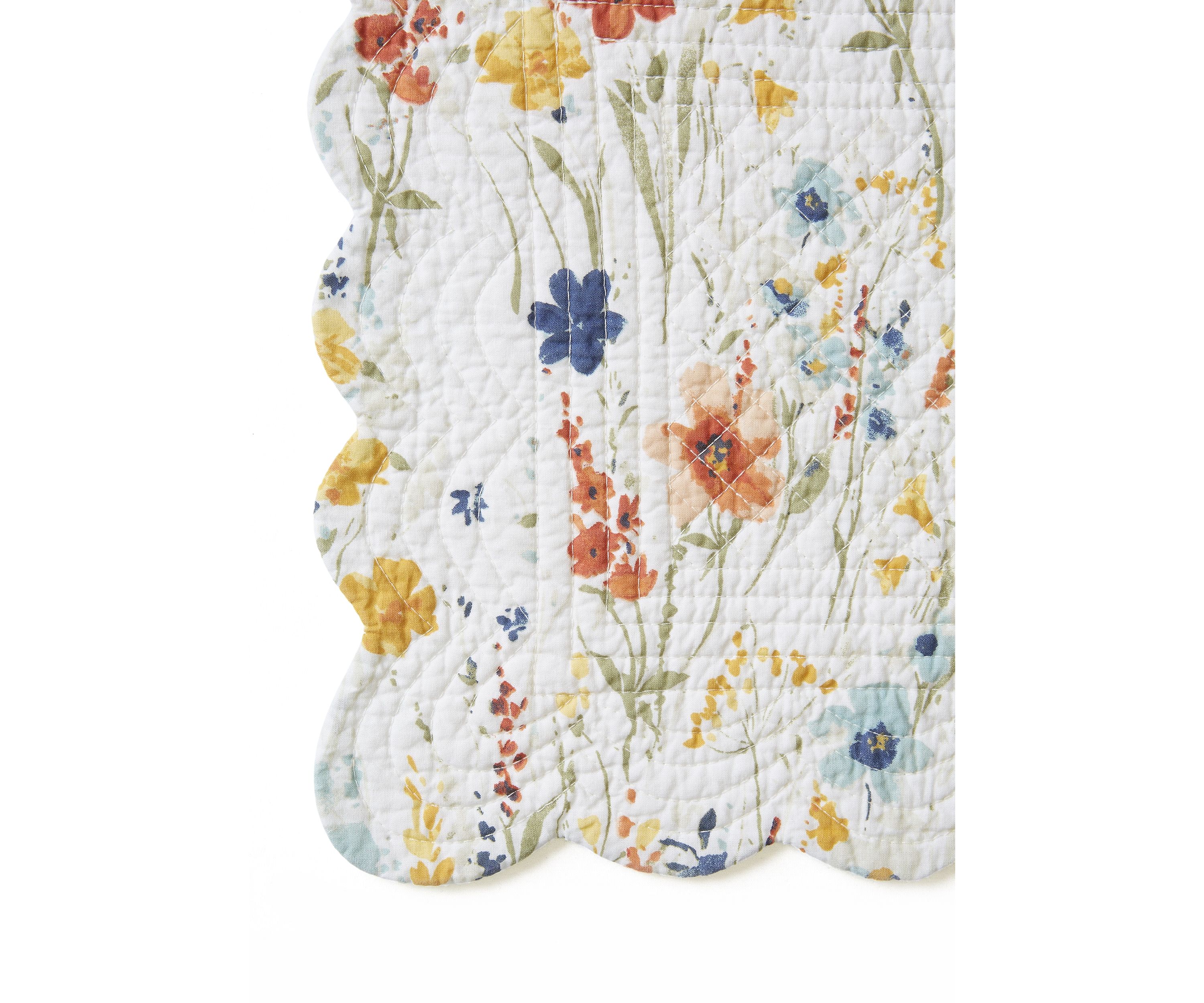 Sheila Floral Reversible Scalloped Placemat