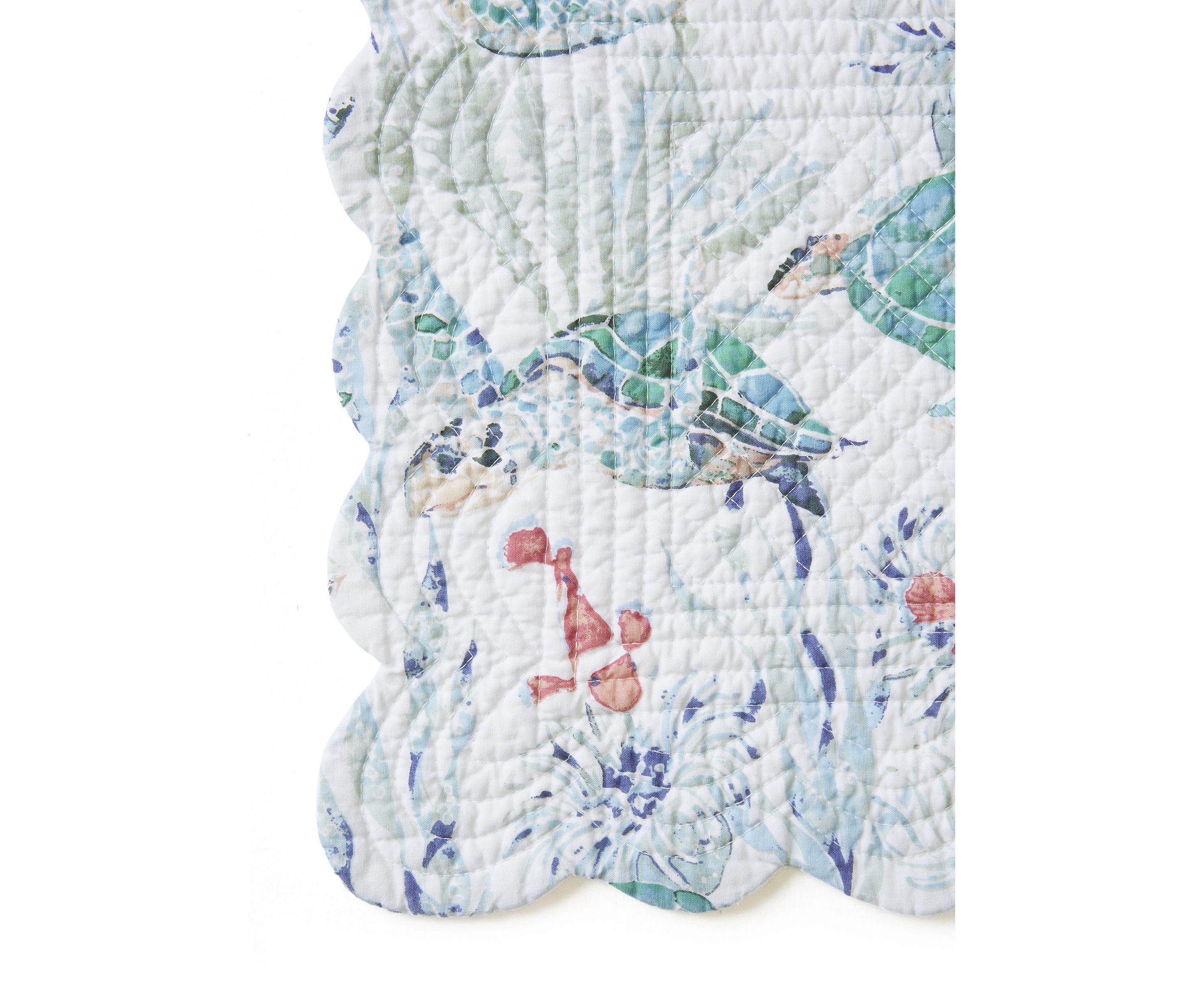 Sea Turtle Cove Scalloped Reversible Placemat