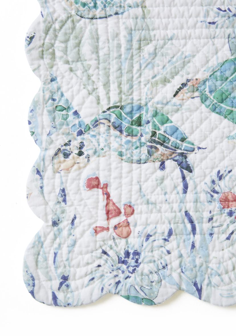 Sea Turtle Cove Scalloped Reversible Placemat