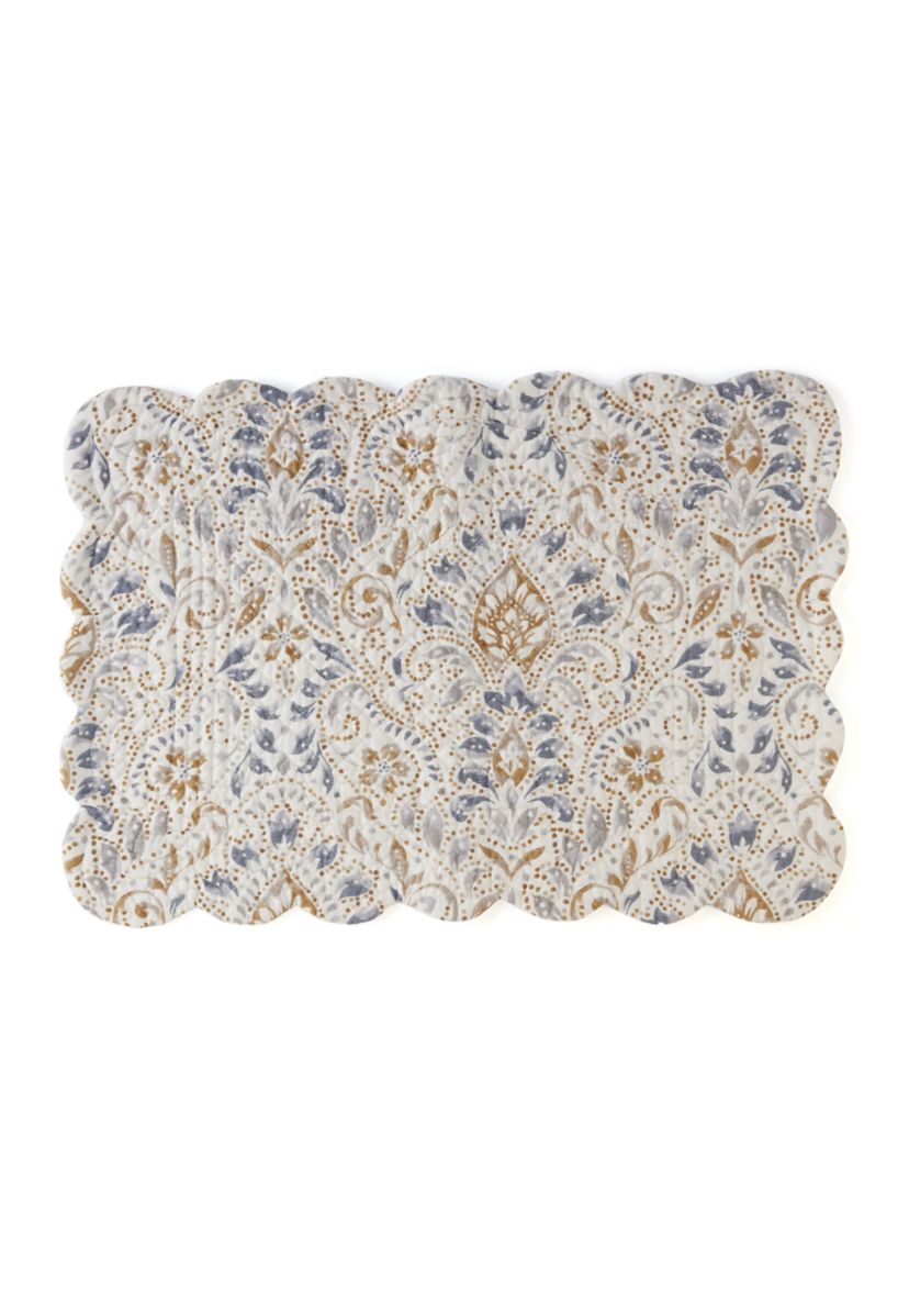 Selma Quilted Scalloped Placemat
