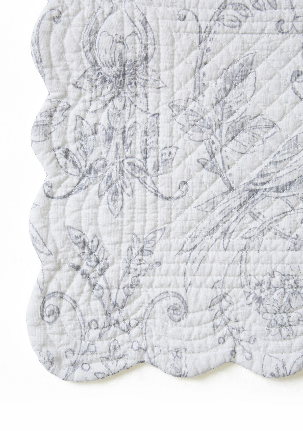 Callahan Songbirds Scalloped Reversible Placemat
