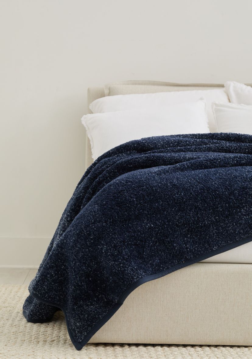 Silky Soft Sherpa Throw Blanket
