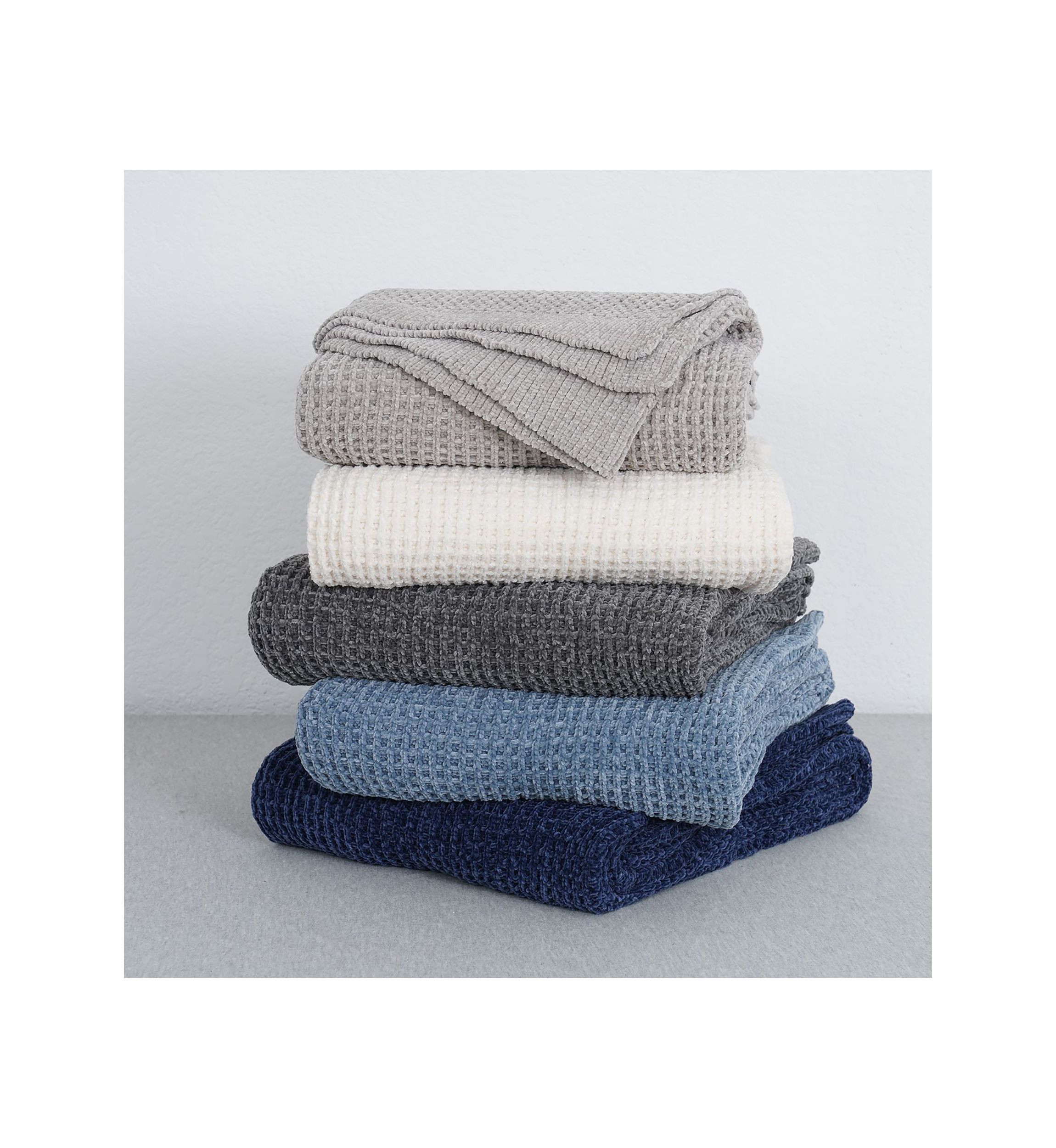 Amor Waflle Chenille Knit Throw