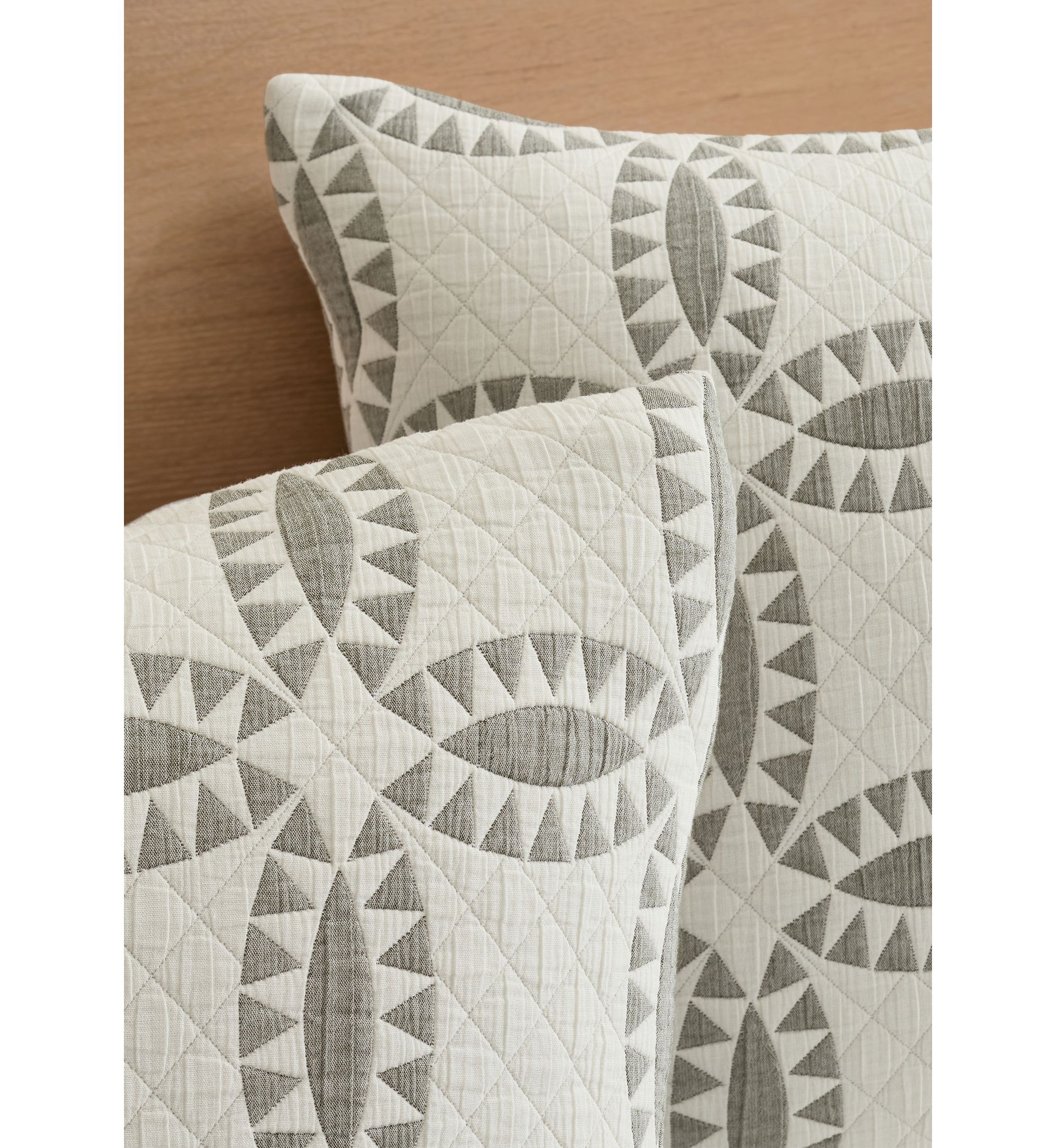 Full Circle Quilt Set