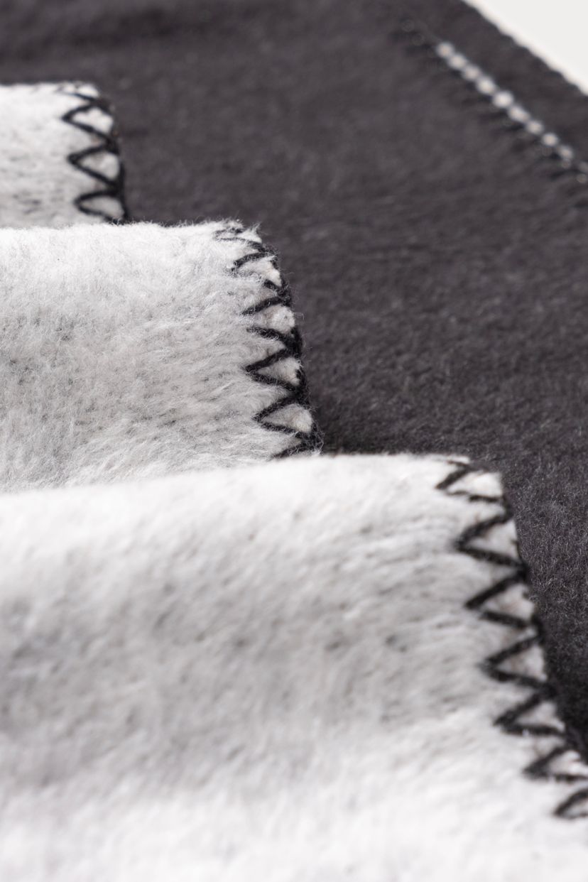 Bb Monogram Throw