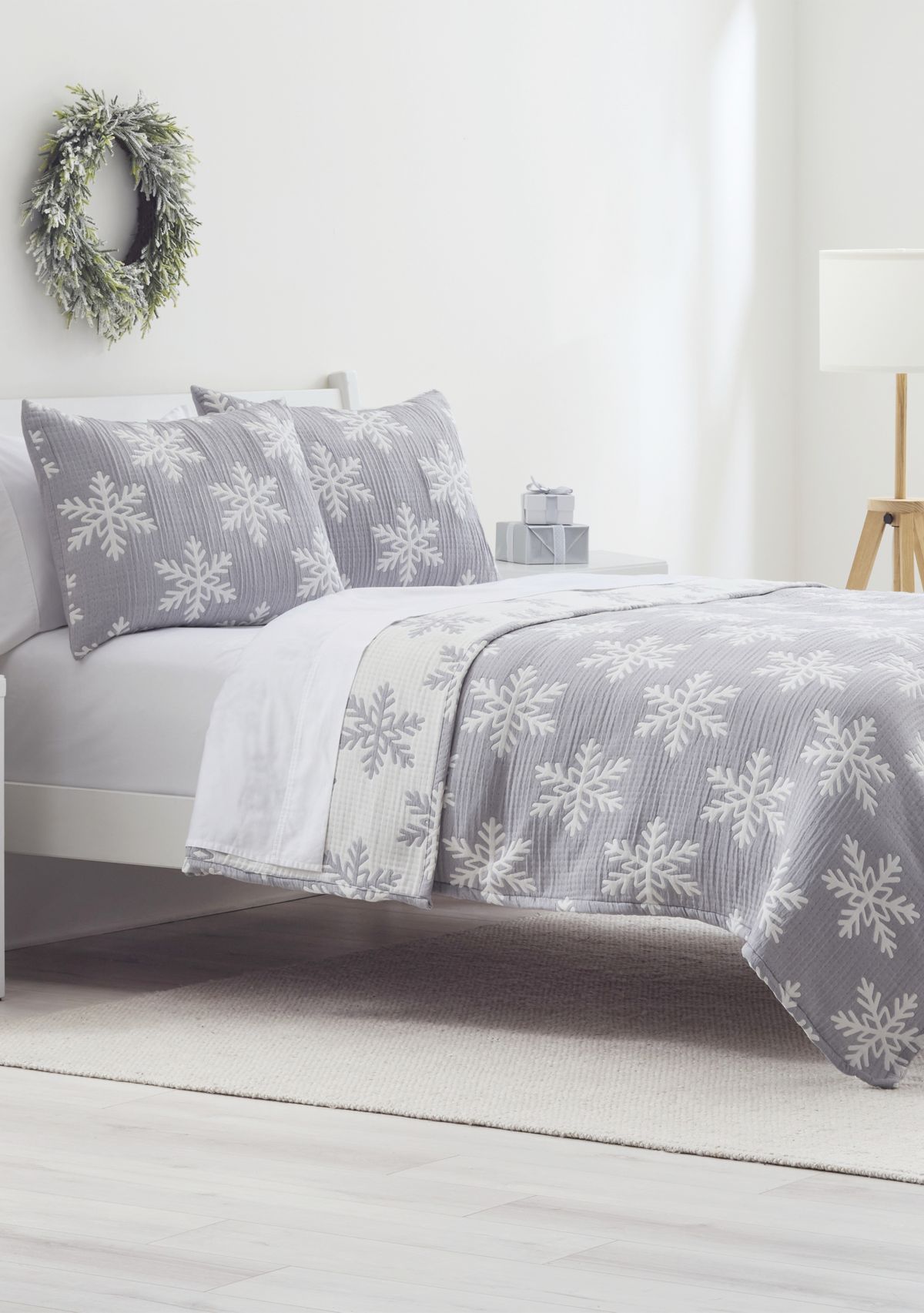 Snowflake Quilt Set