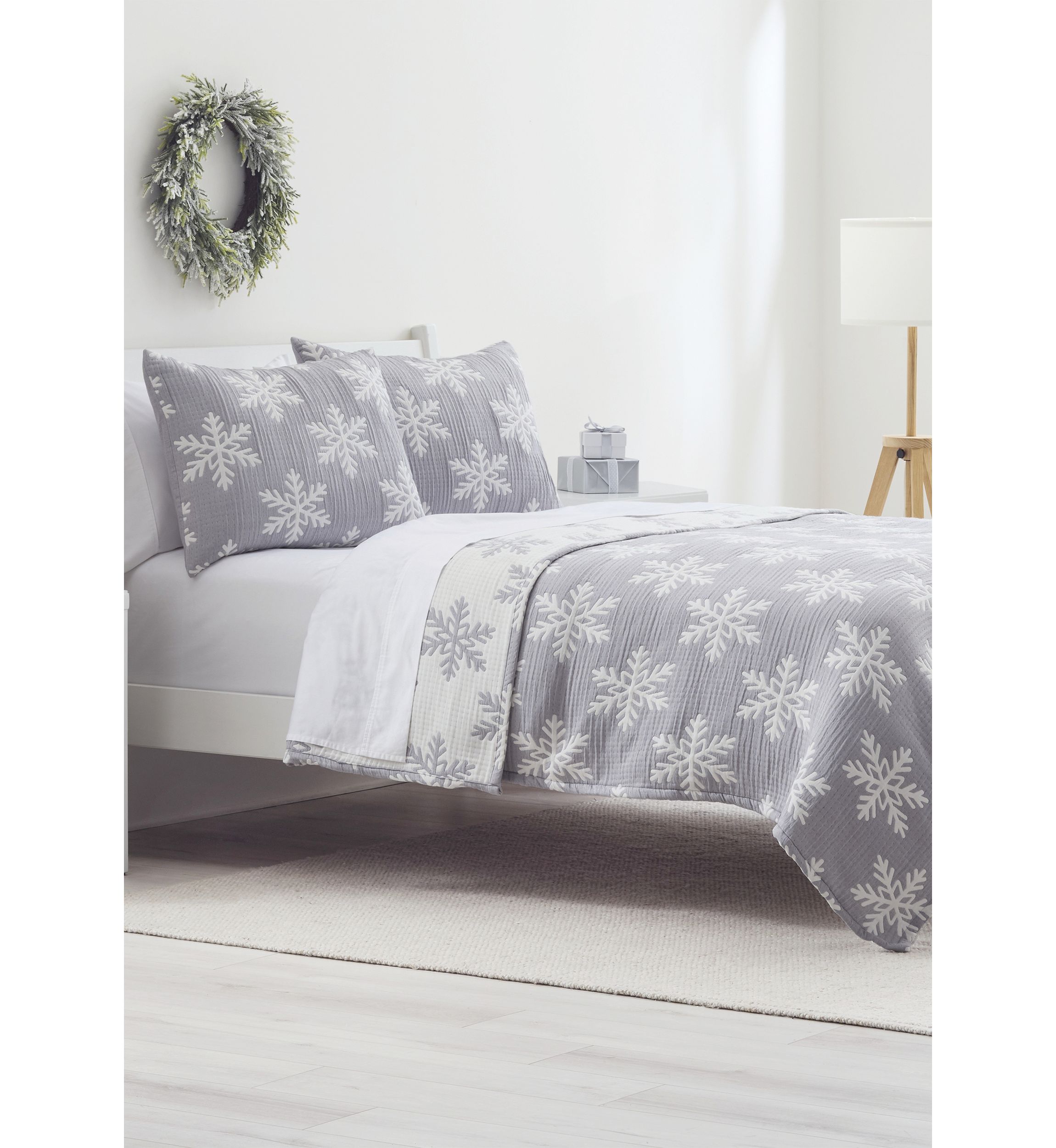 Snowflake Quilt Set