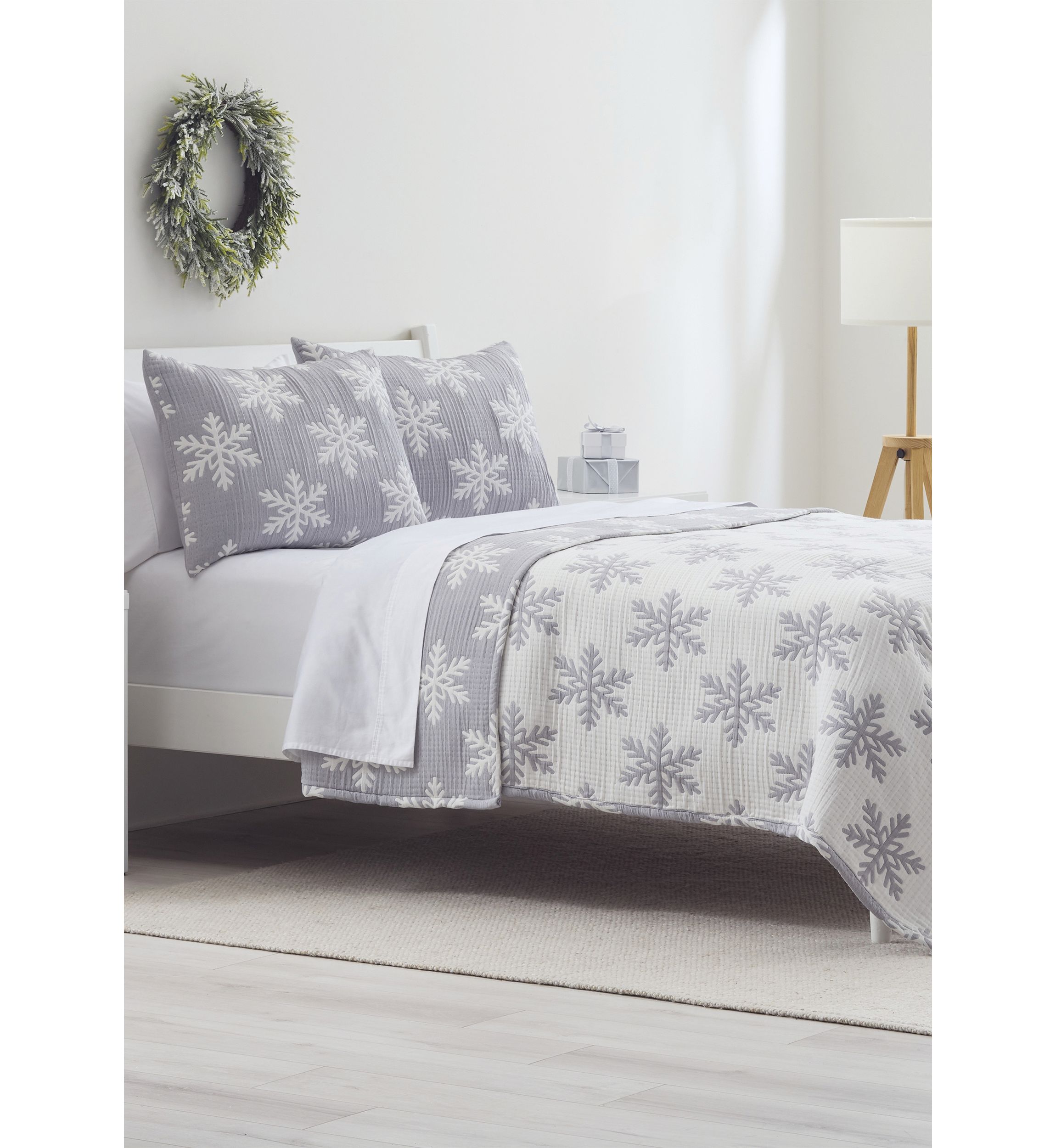 Snowflake Quilt Set