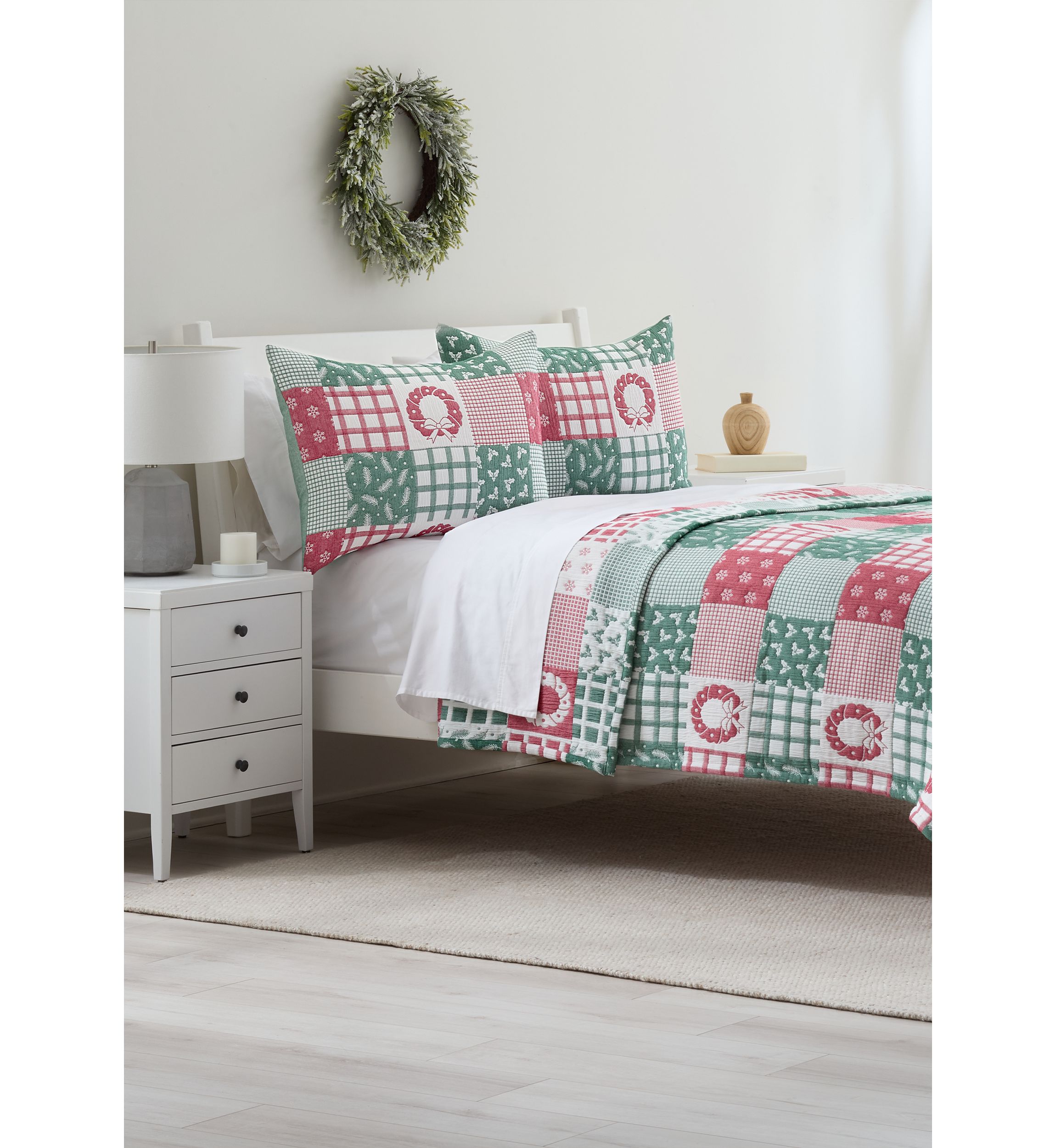Holiday Patchwork 3-Piece Quilt Set