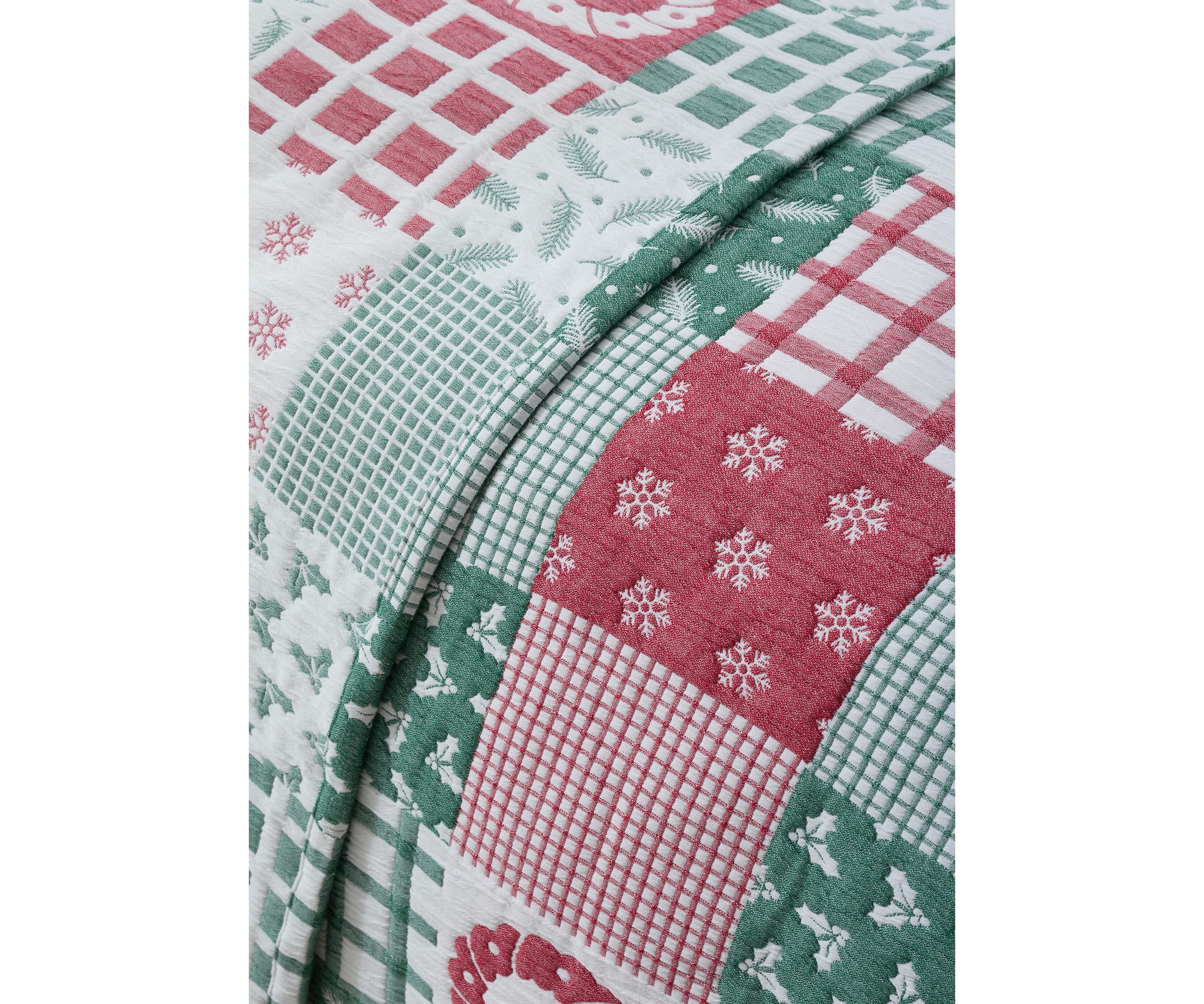 Holiday Patchwork 3-Piece Quilt Set