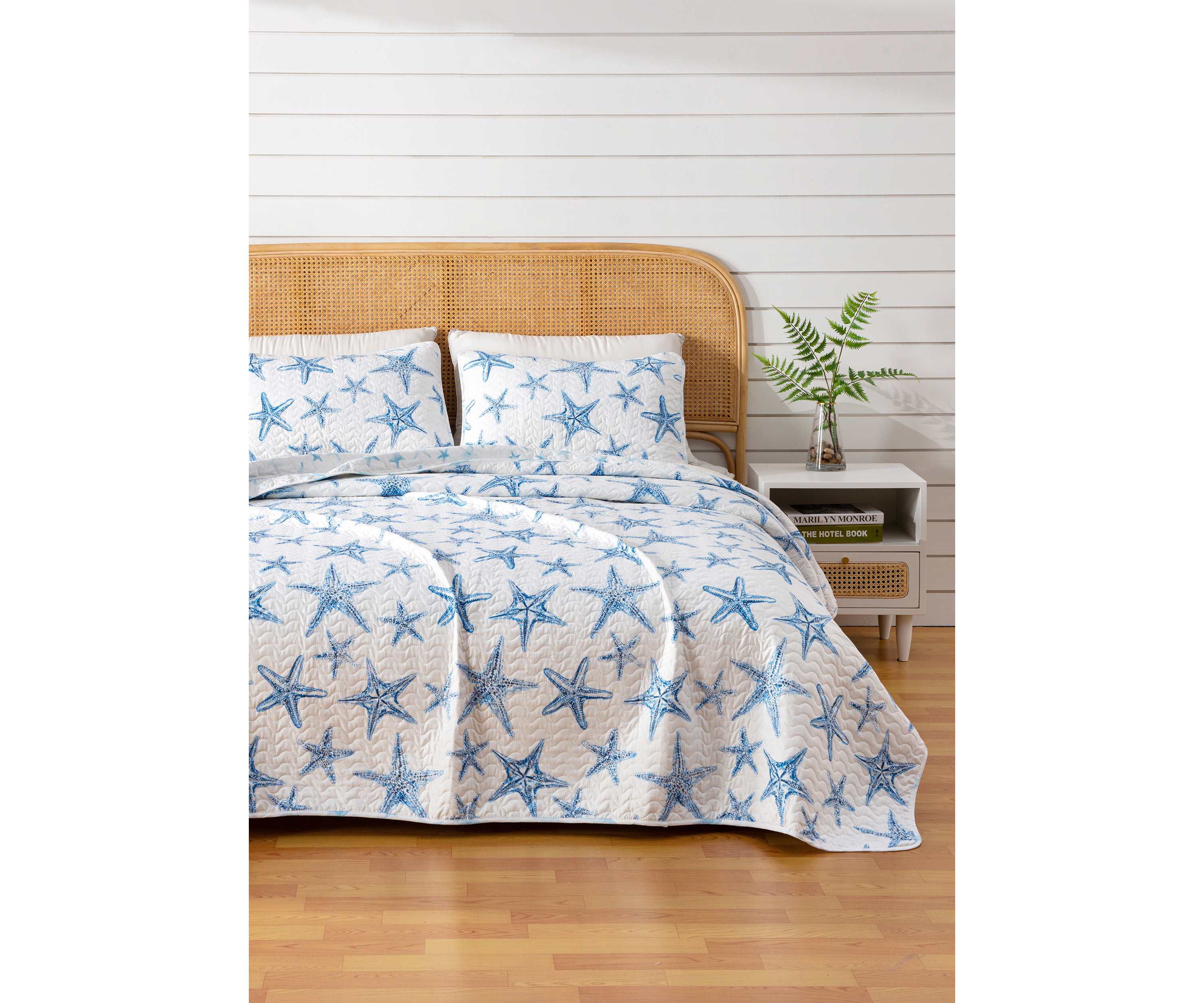 Starfish Printed Coastal Quilt Set