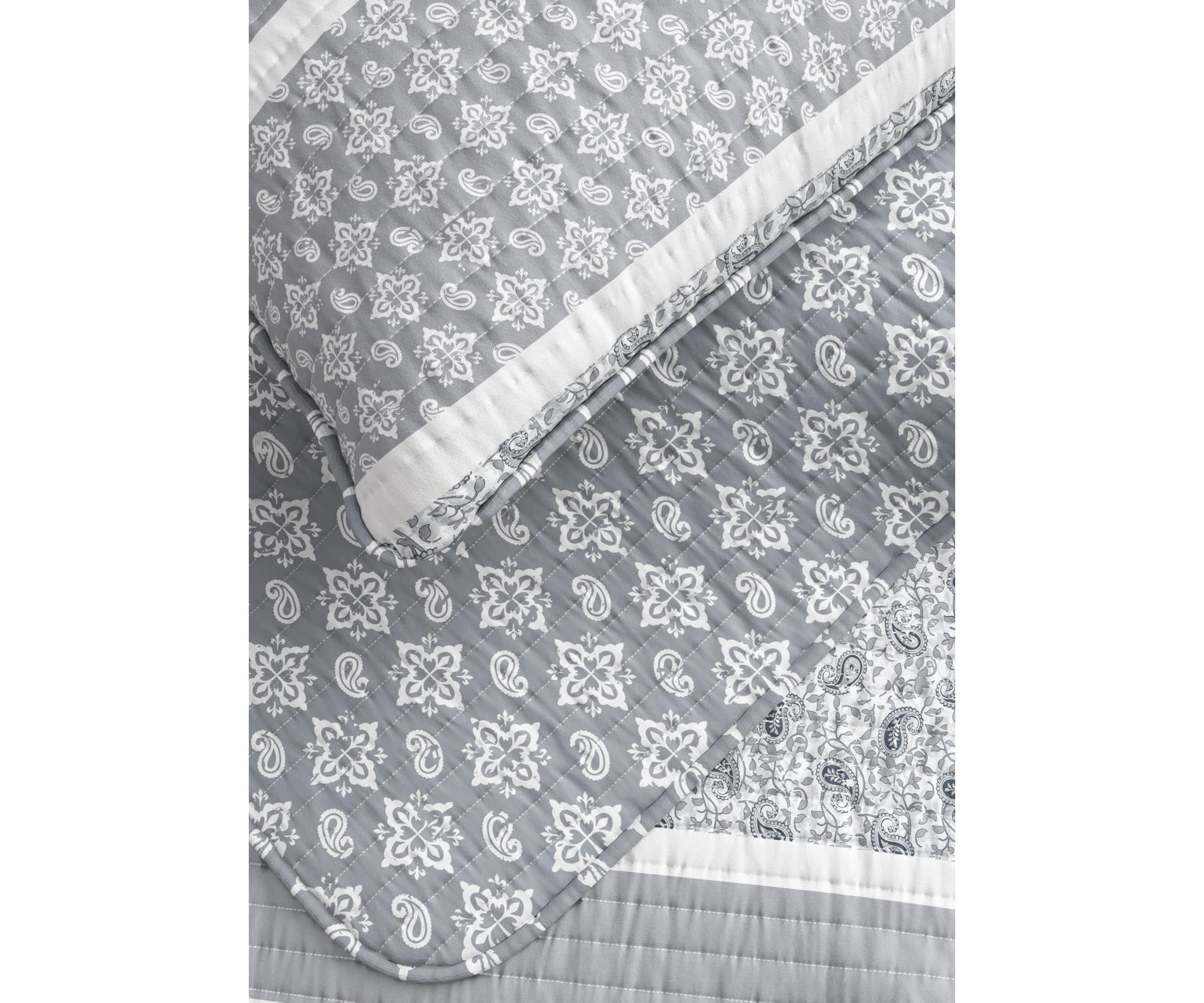 Striped Paisley Quilt Set