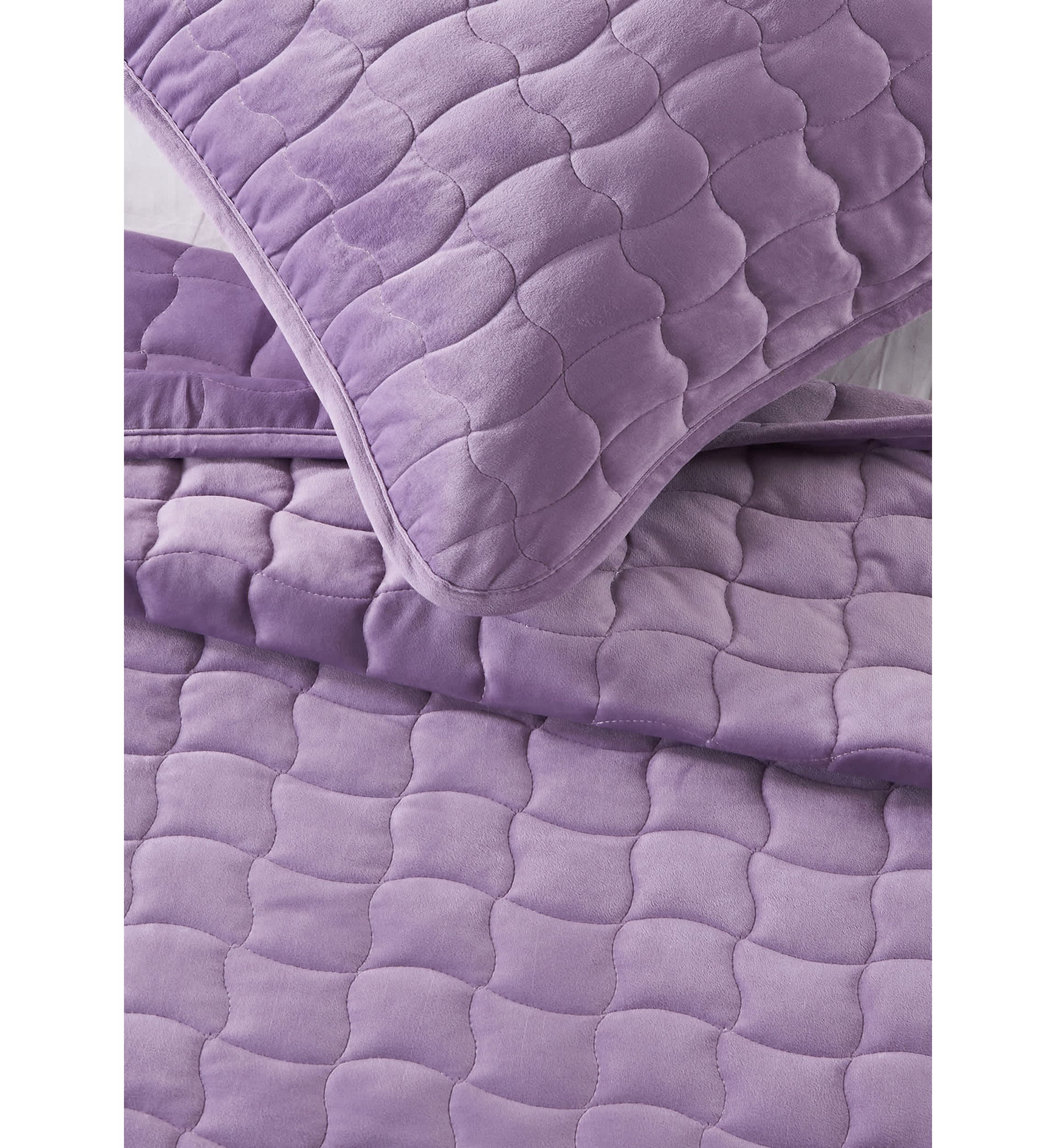 Velvet Box Stitched Quilt Set