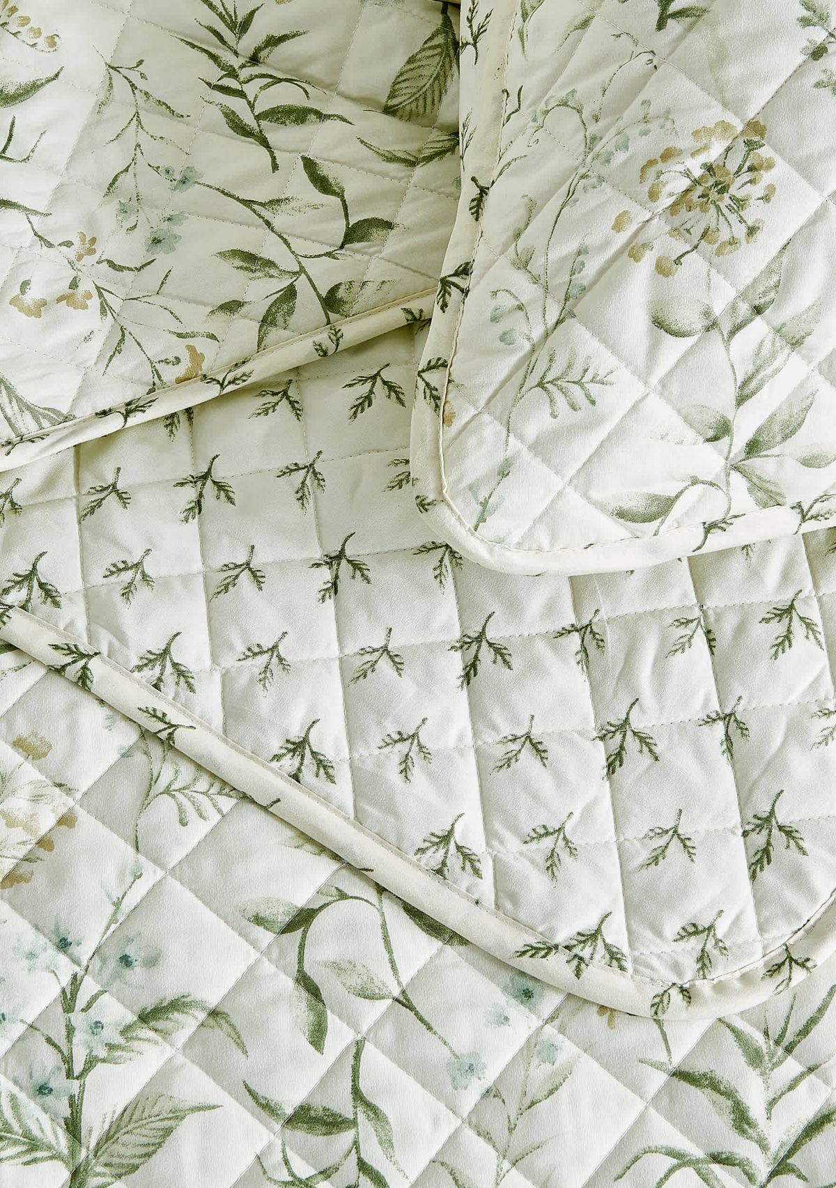 Natural Floral Printed Quilt Set