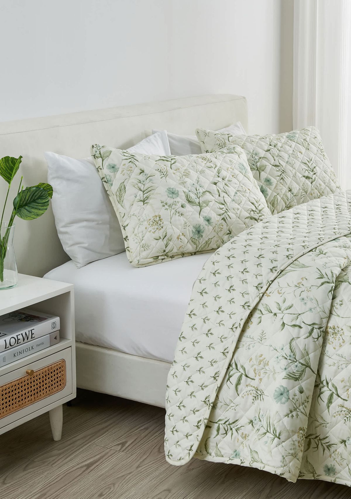 Natural Floral Printed Quilt Set