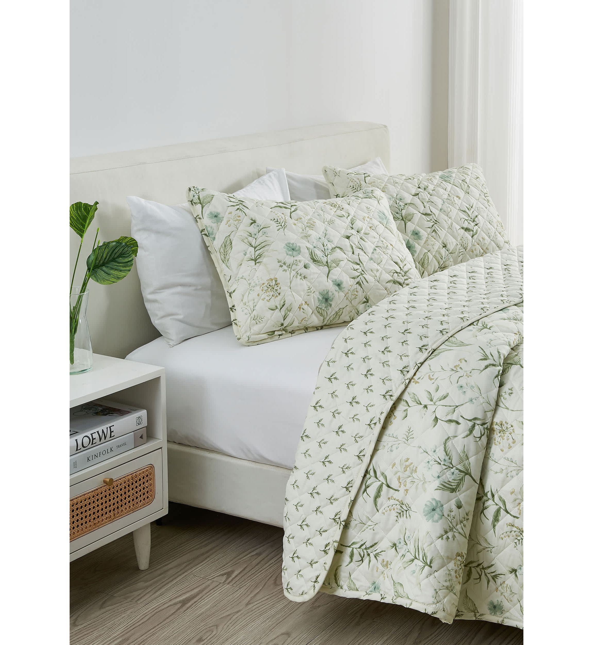 Natural Floral Printed Quilt Set