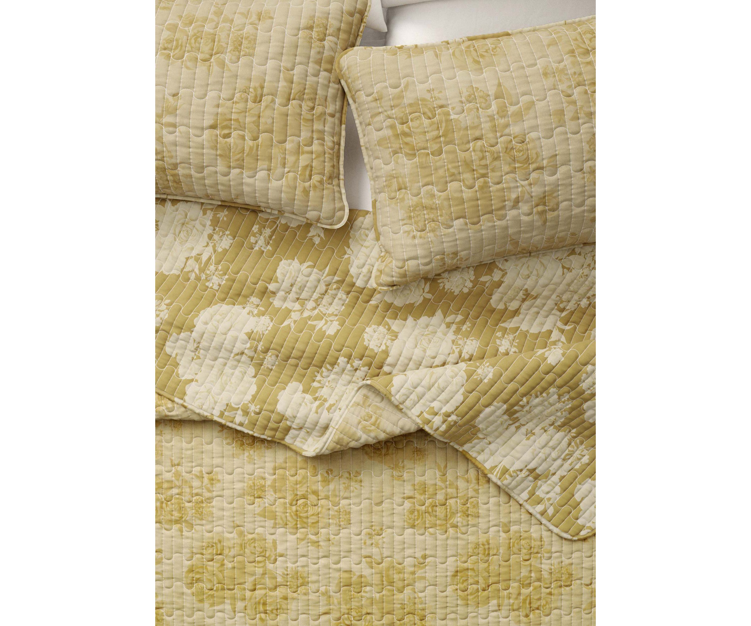 Vintage Floral Quilt Set