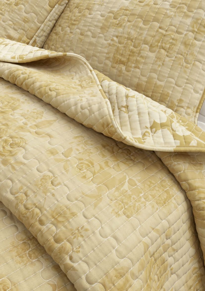 Vintage Floral Quilt Set