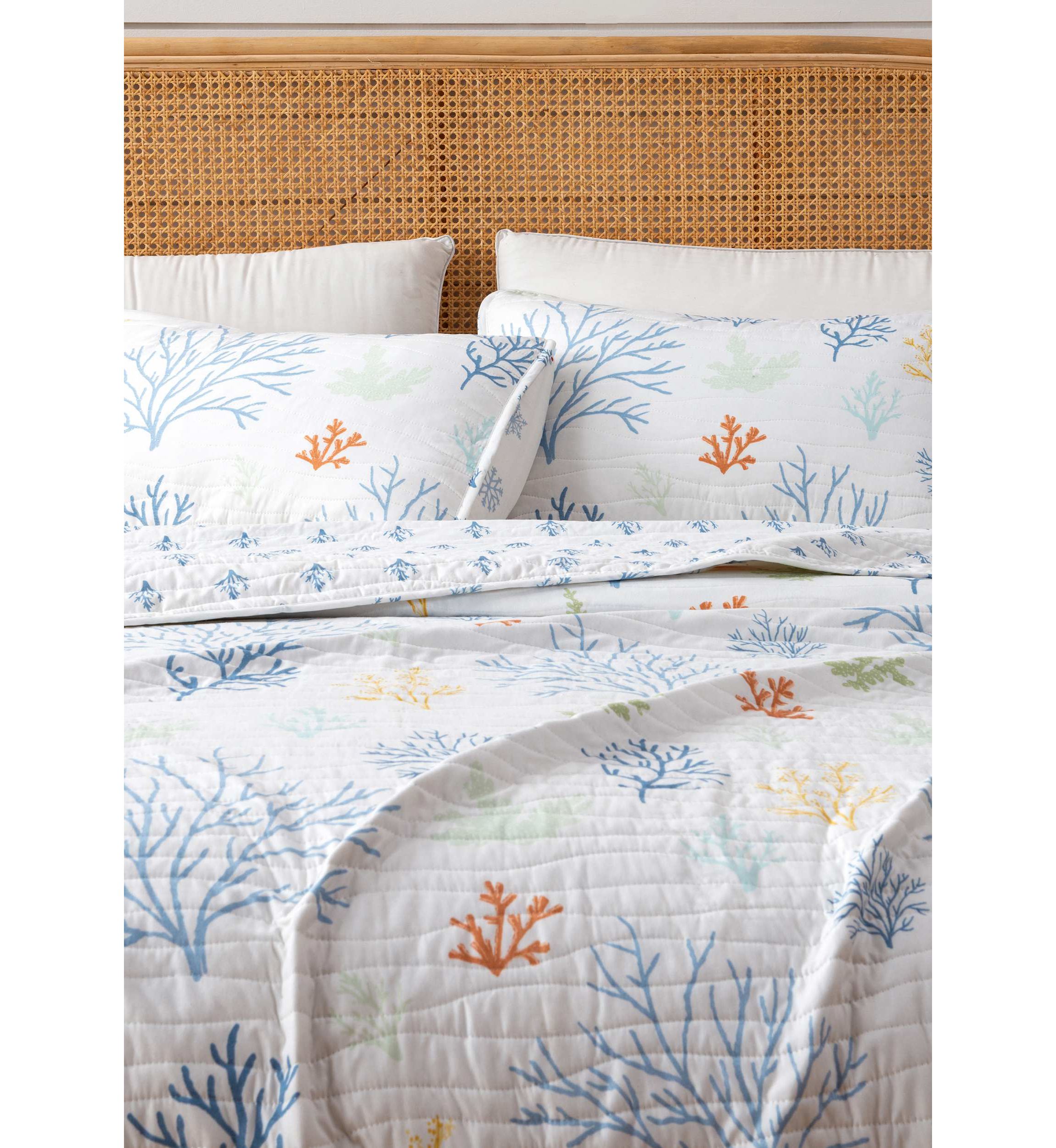 Colorful Coral Printed Quilt Set