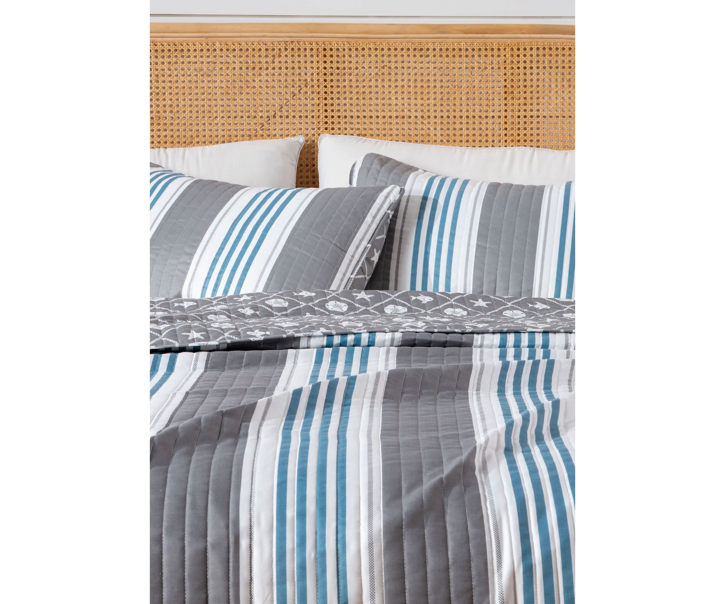 Coastal Stripe Quilt Set