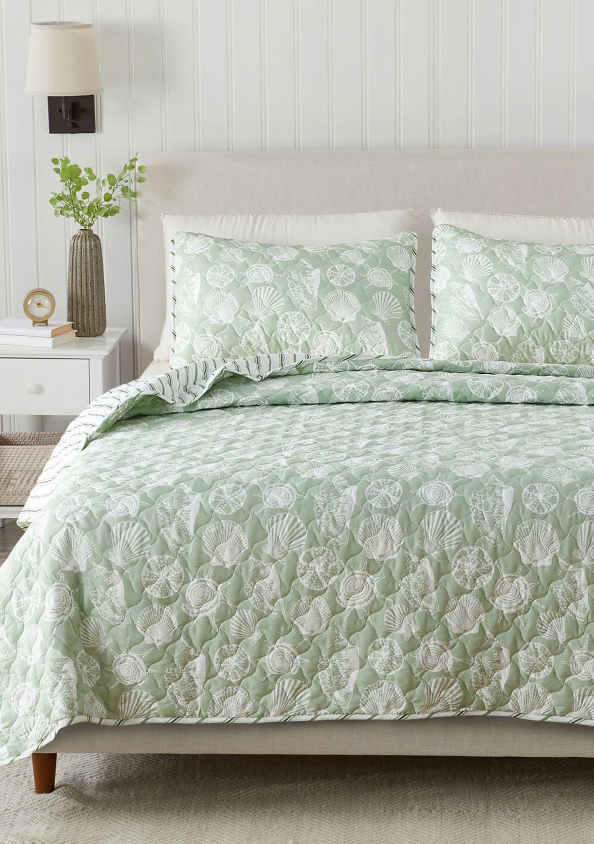Green Seashell Coastal Quilt Set