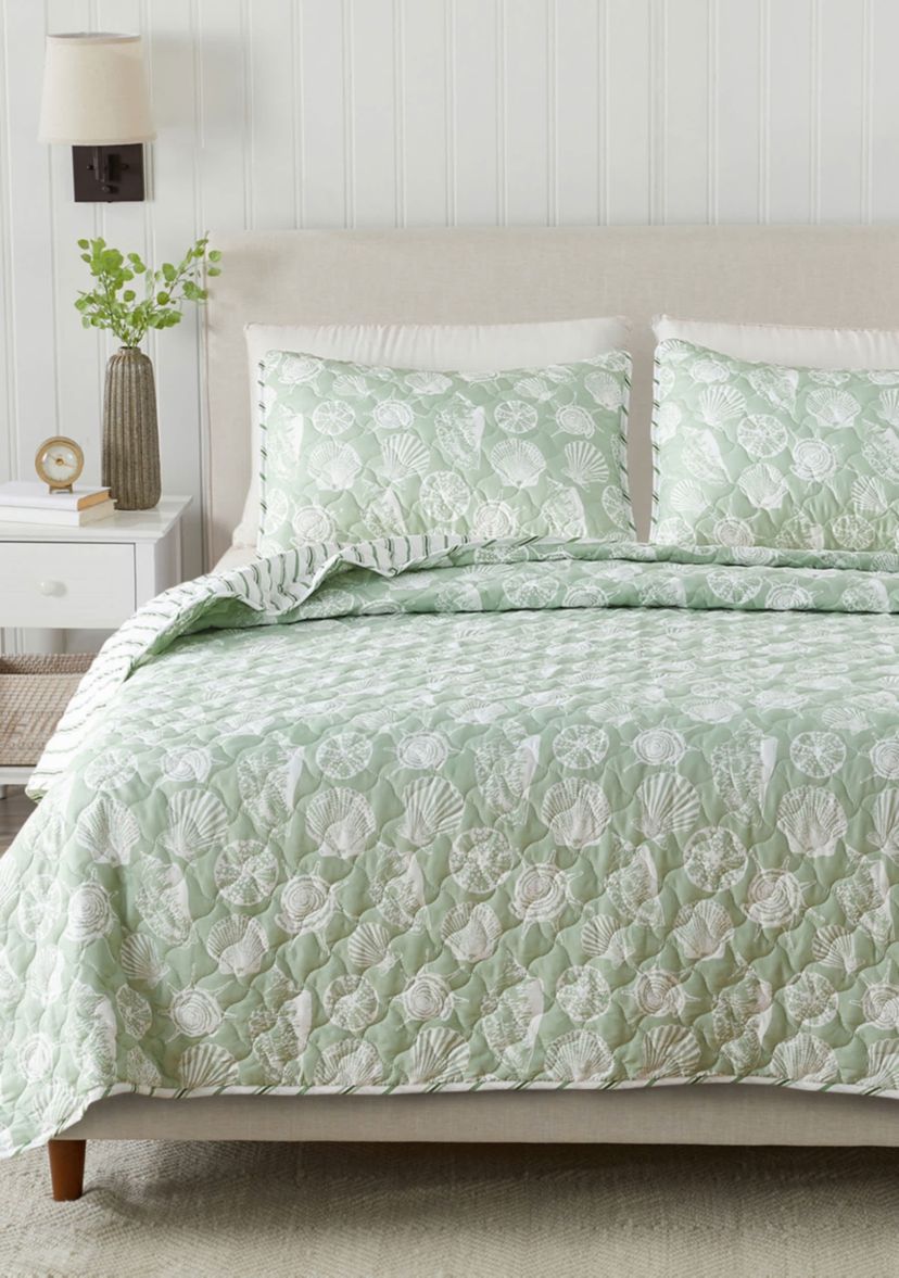 Green Seashell Coastal Quilt Set