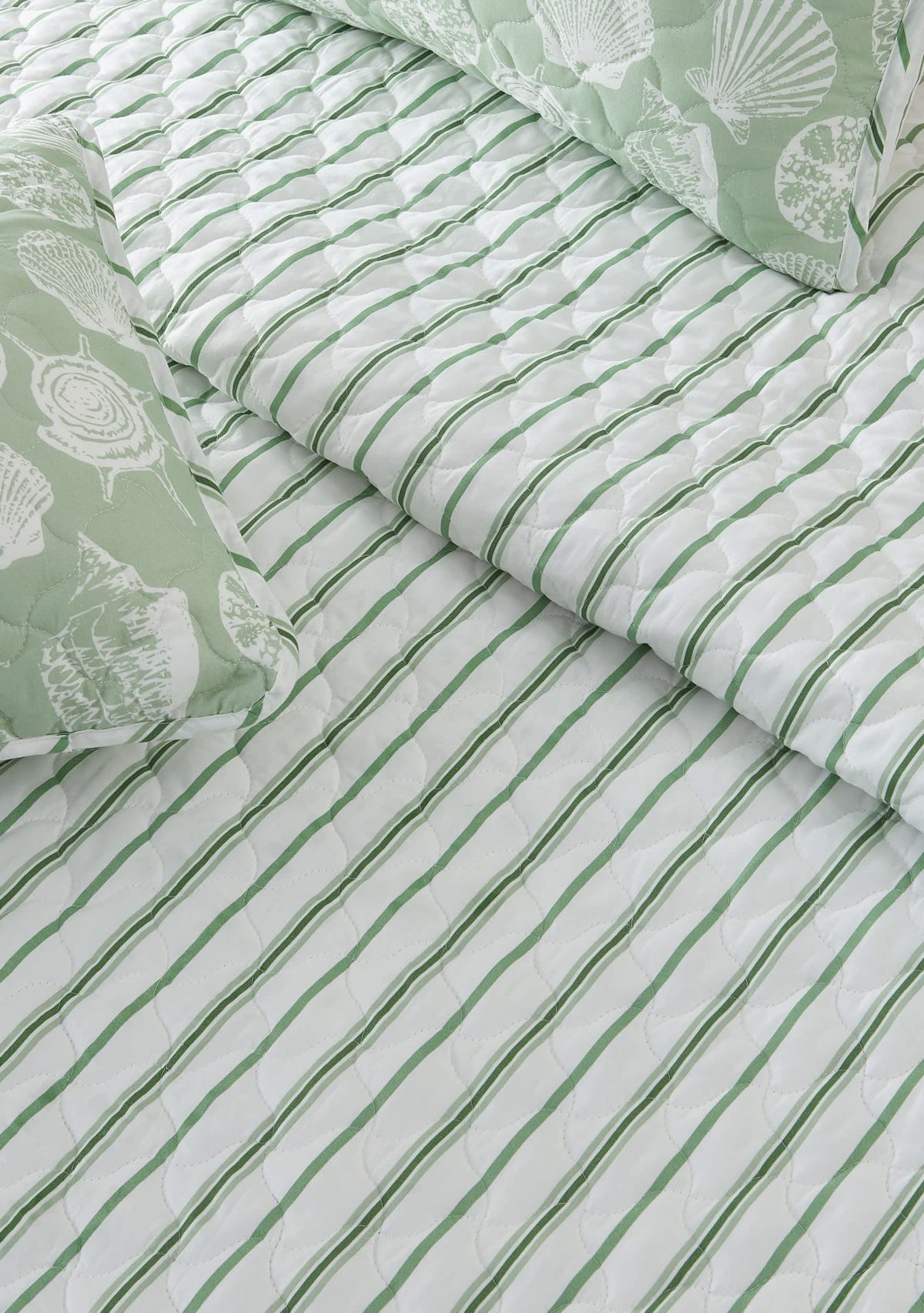 Green Seashell Coastal Quilt Set