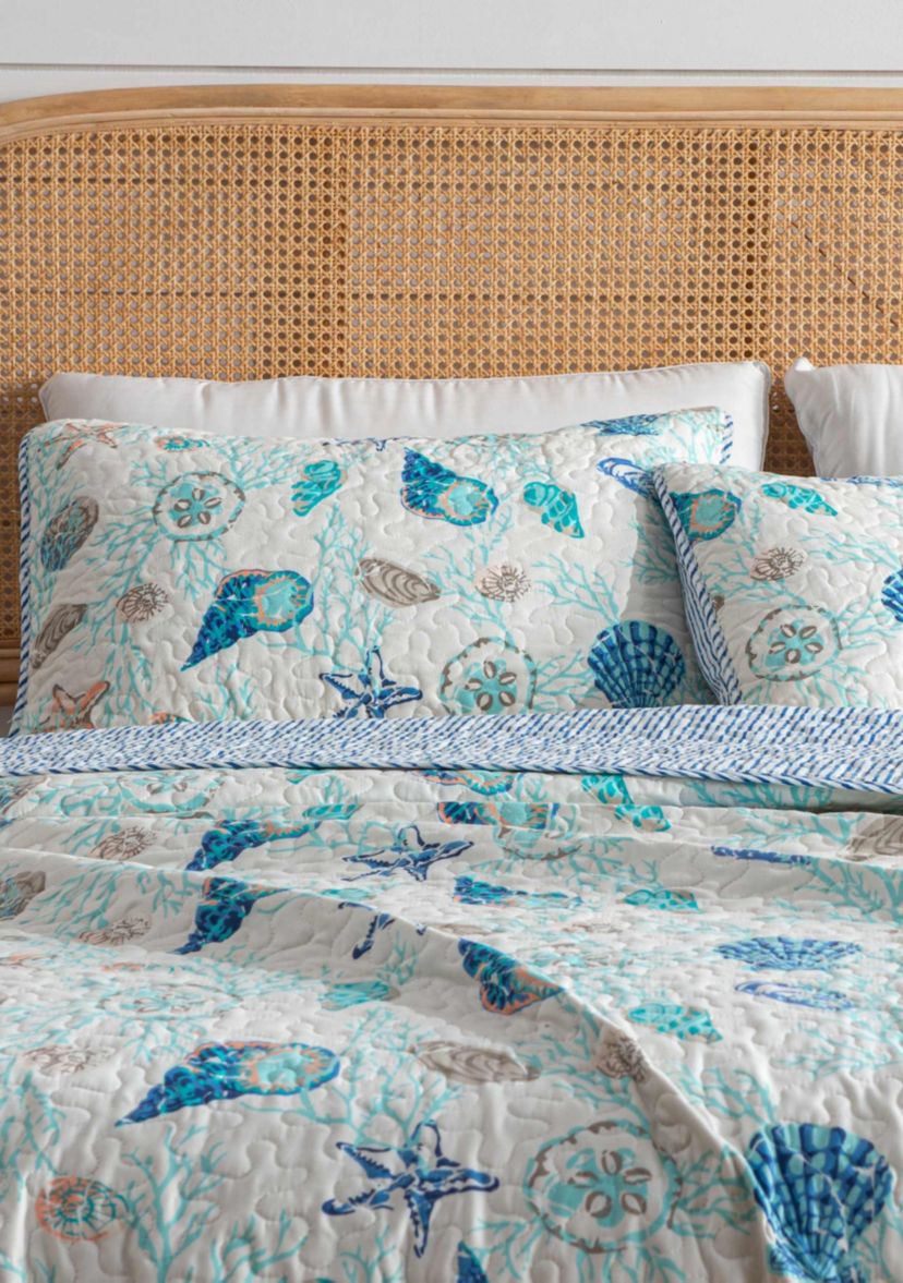 Blue Seashell Quilt Set