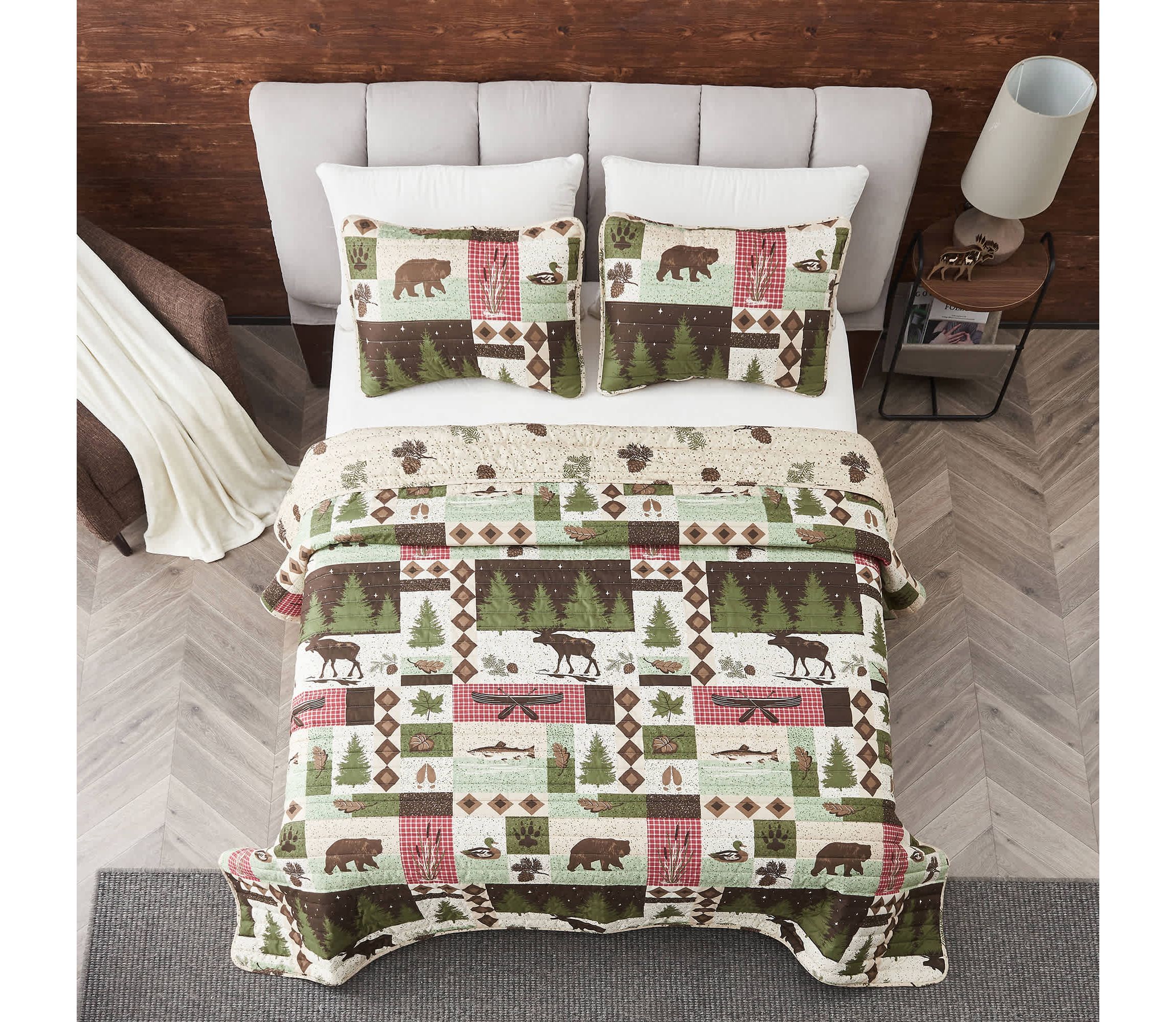 Wildlife Lodge Patchwork Quilt Set