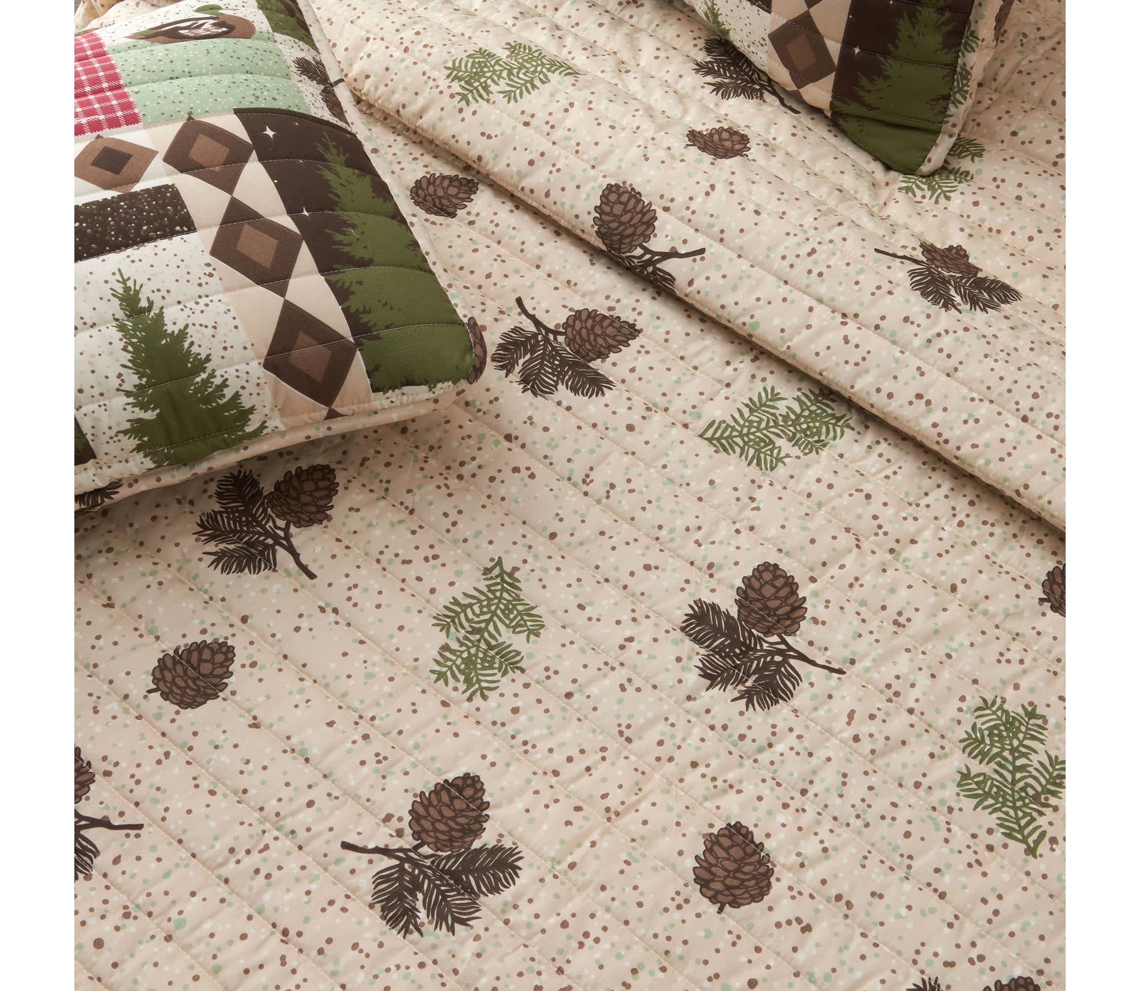 Wildlife Lodge Patchwork Quilt Set
