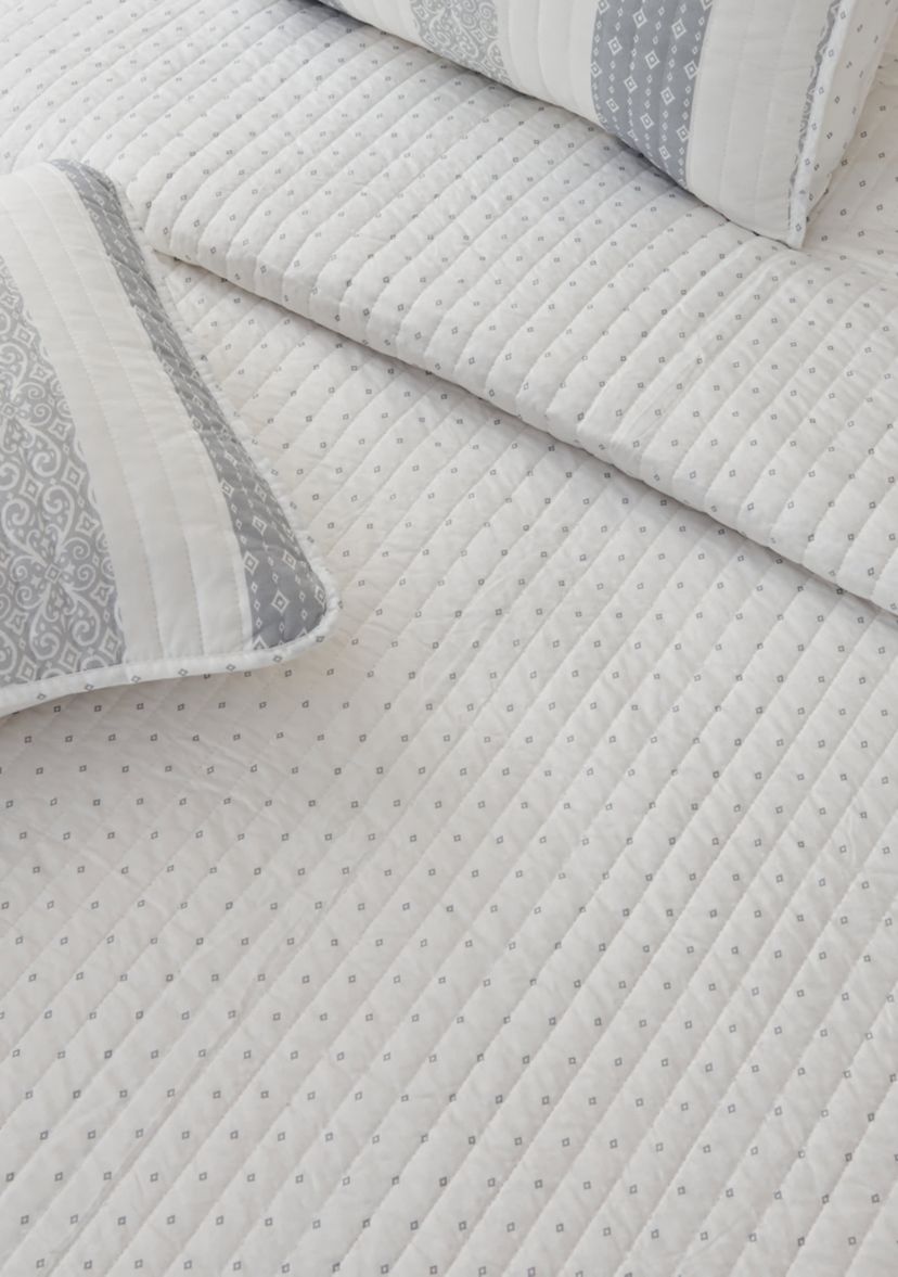 Patterned Stripe Quilt Set