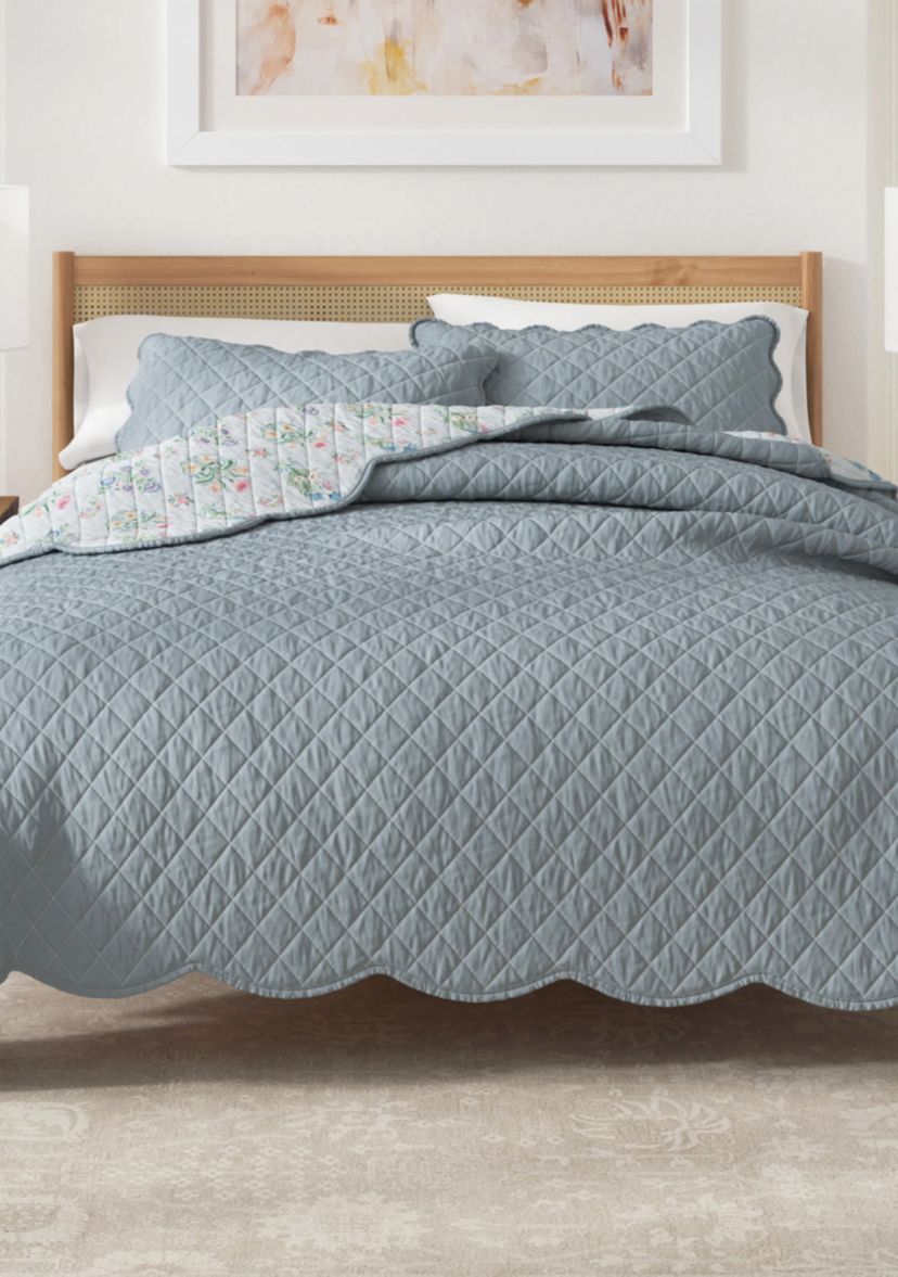 Blue Floral Scalloped Quilt Set